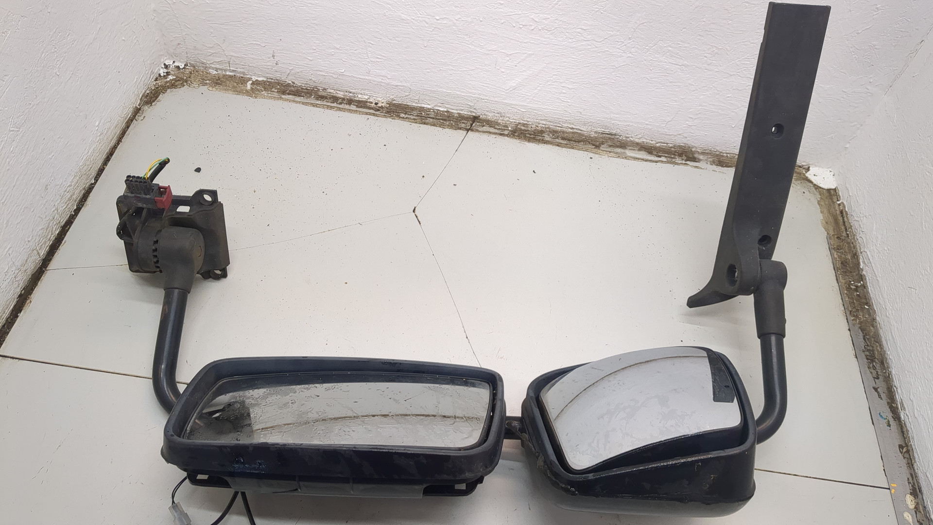 Зеркало правое электрическое