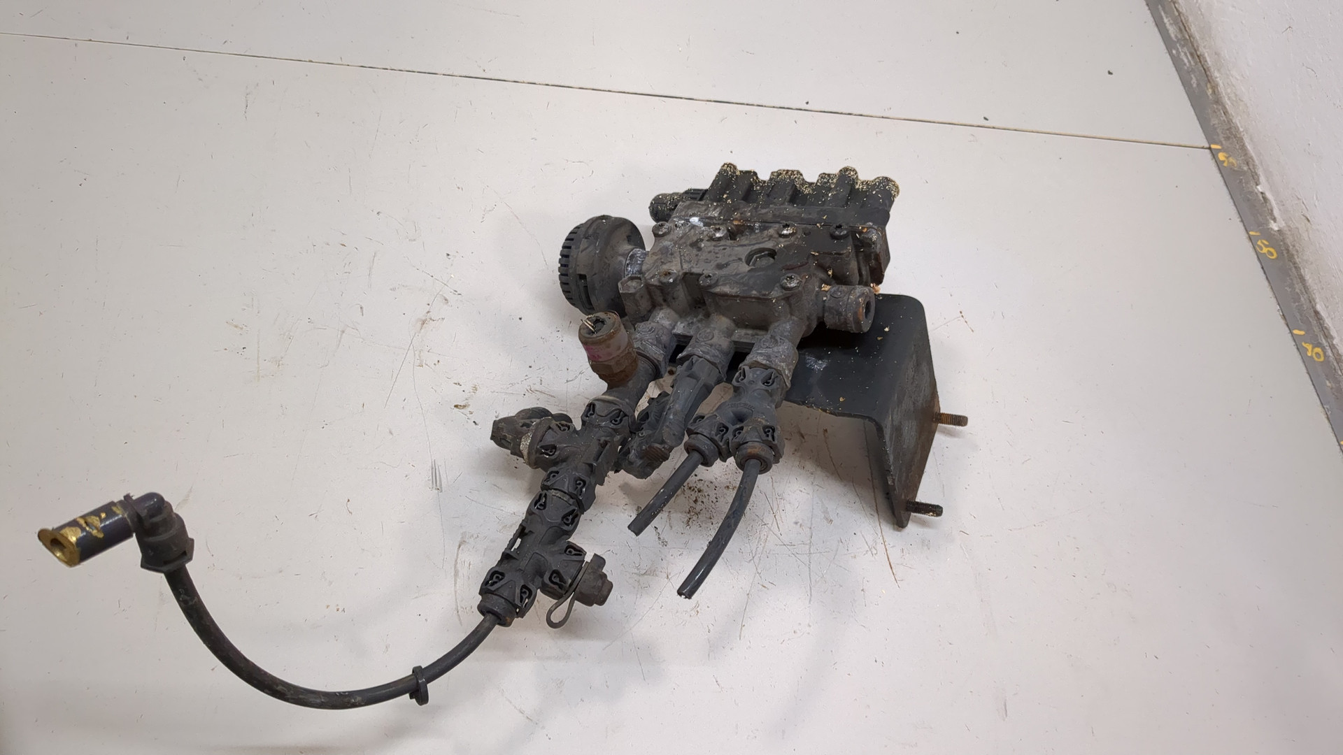 Кран уровня пола