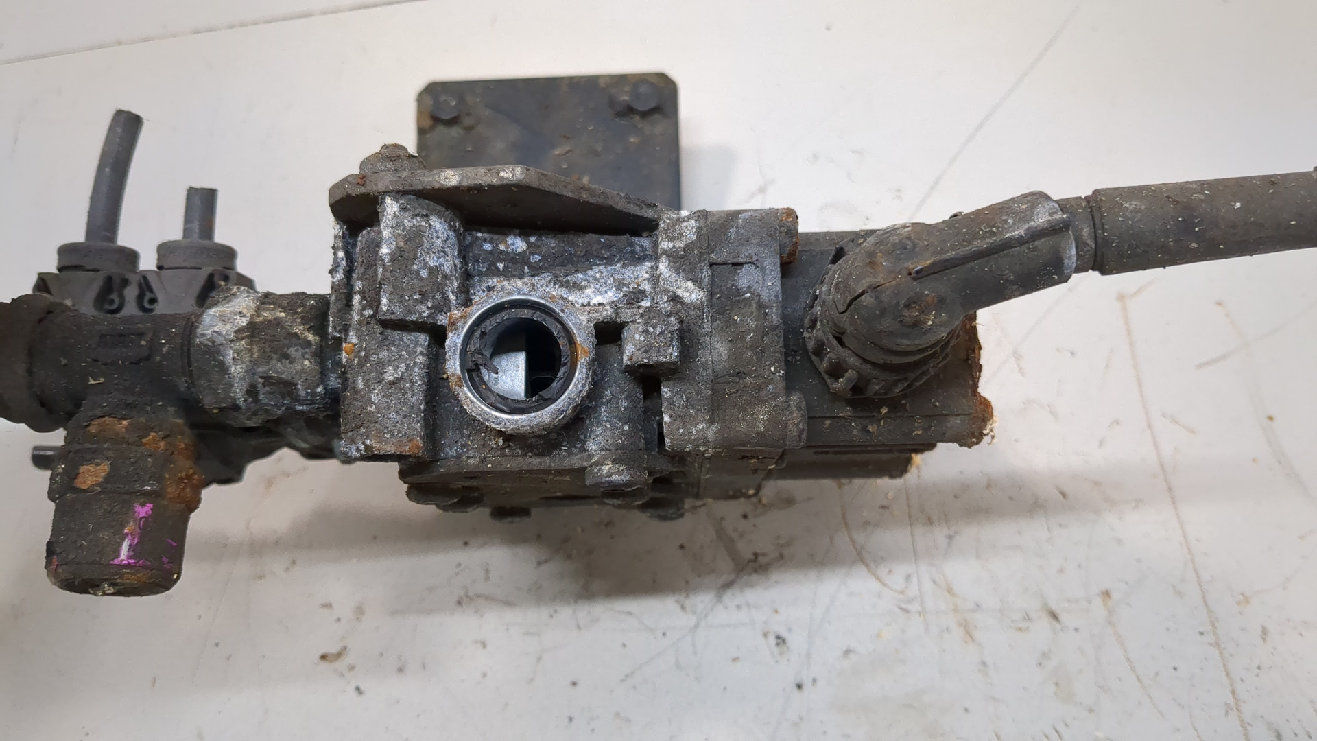 Кран уровня пола