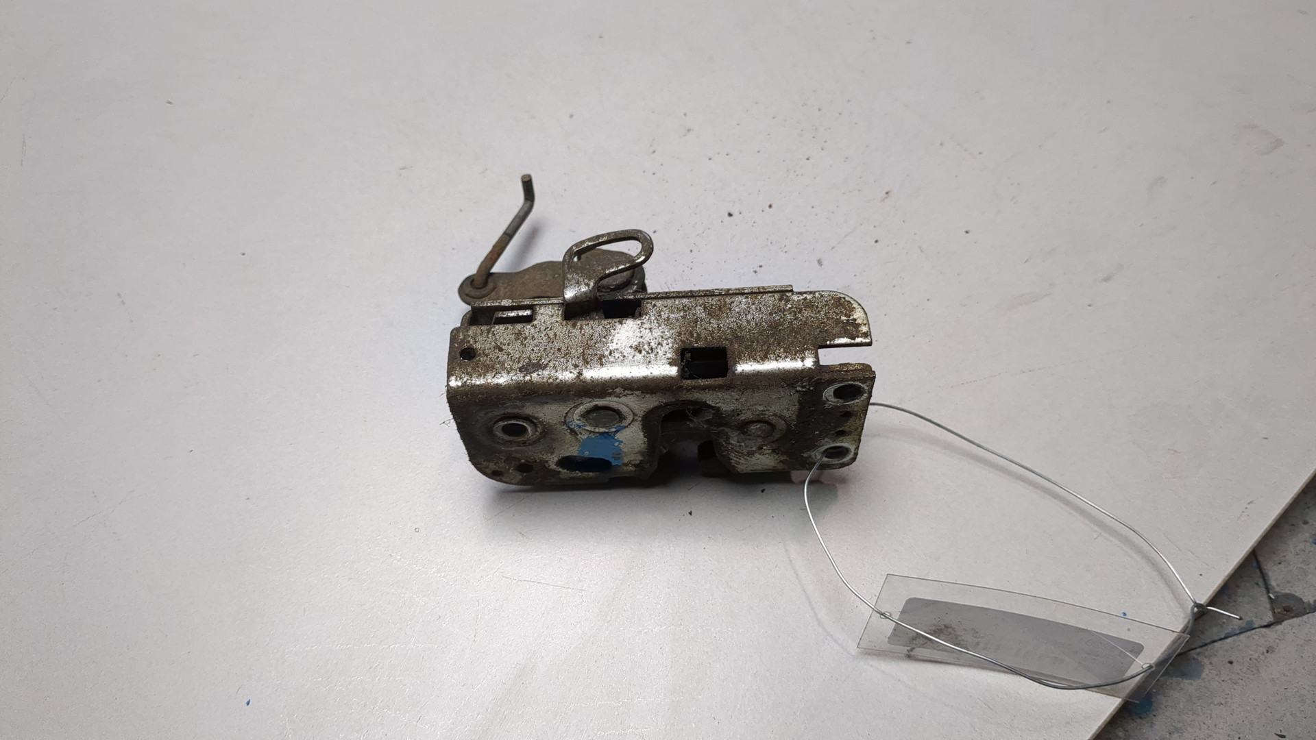 Замок двери задней правой