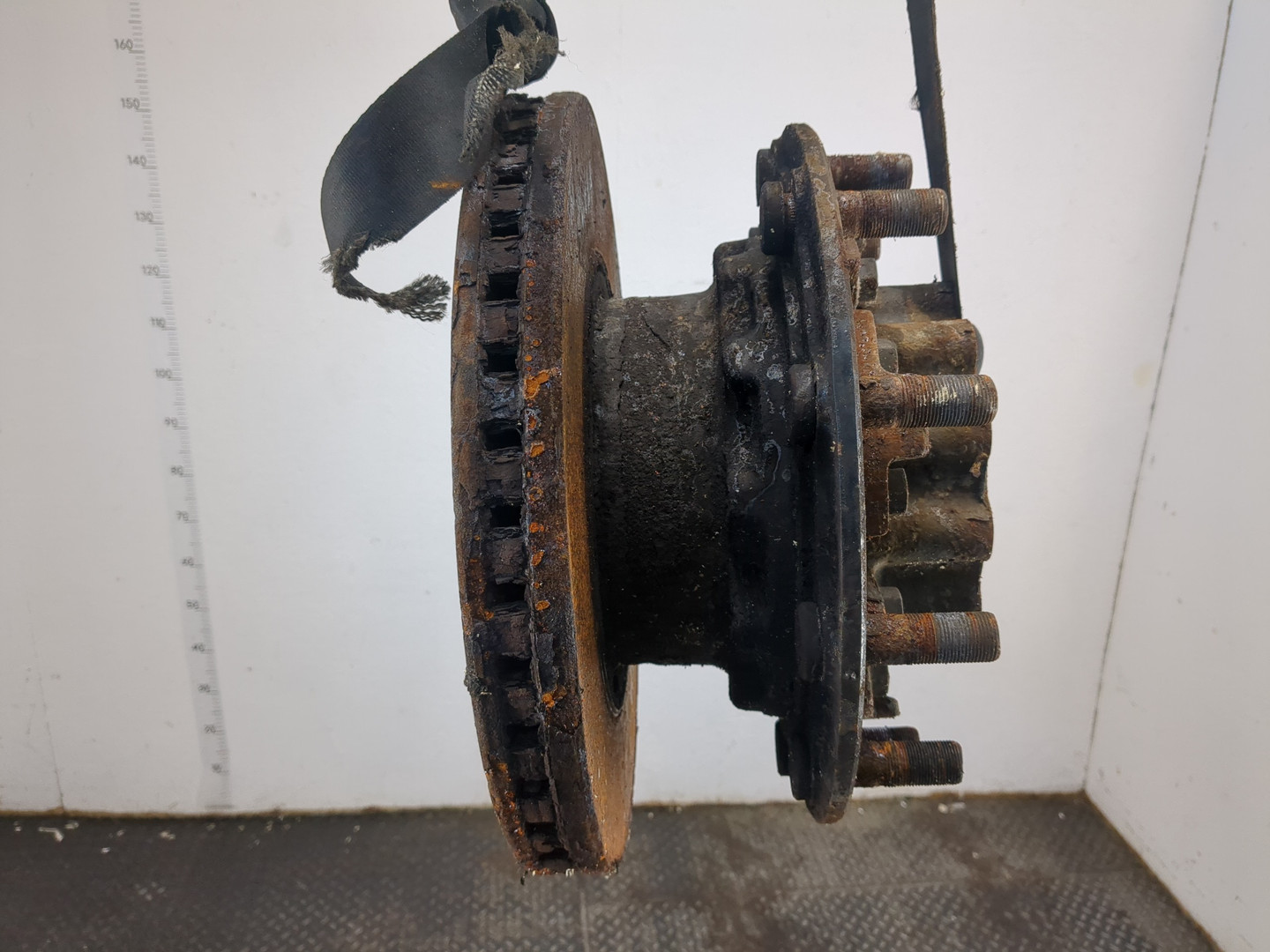 Кулак поворотный задний правый