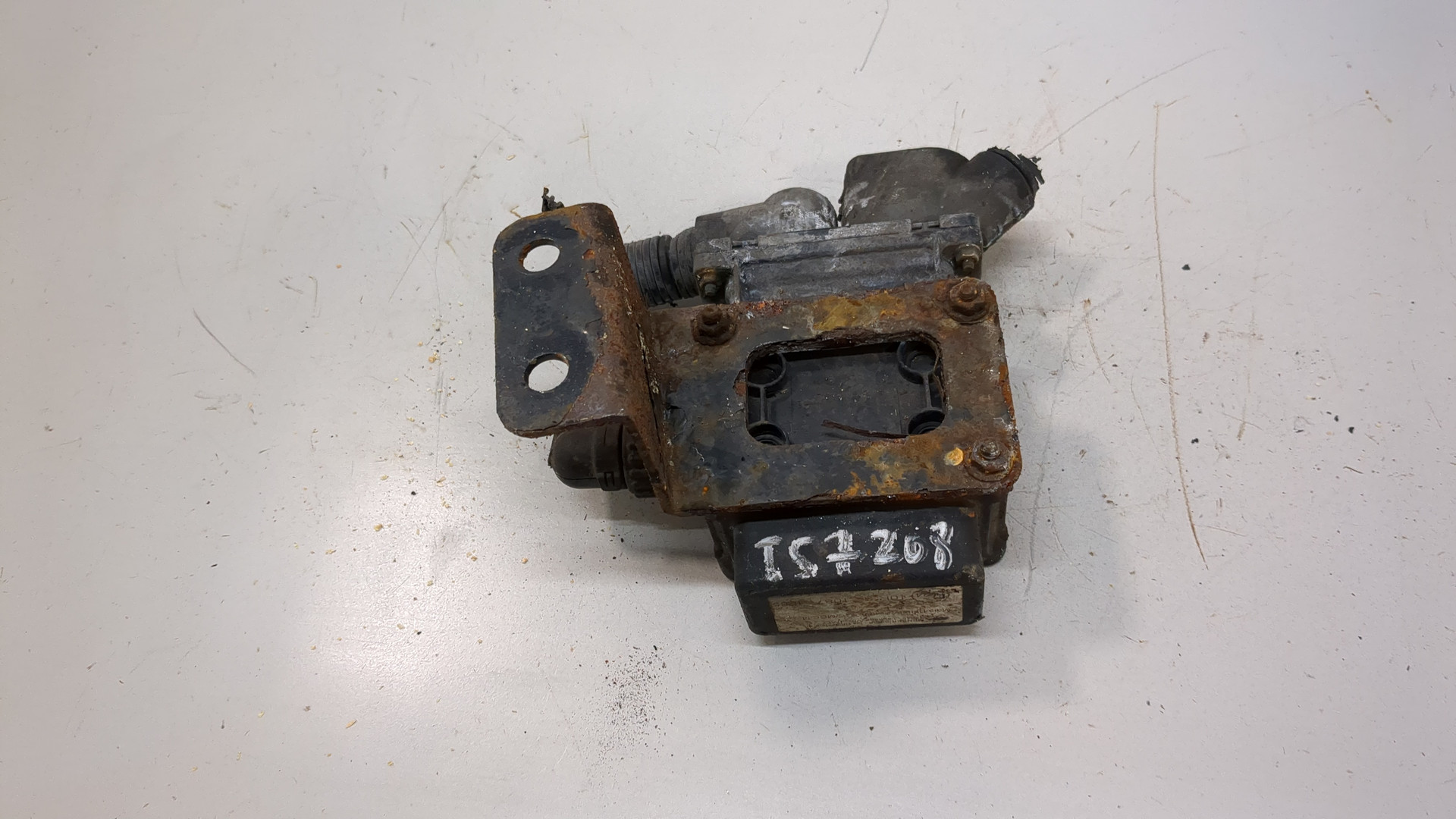 Выключатель массы