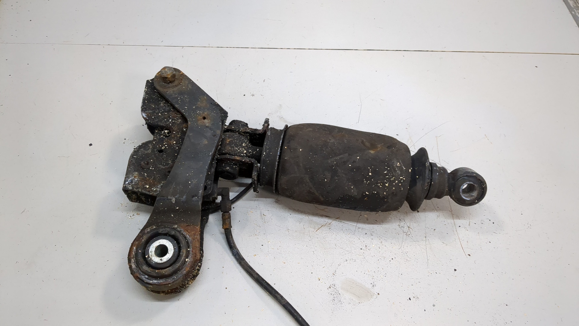 Амортизатор кабины