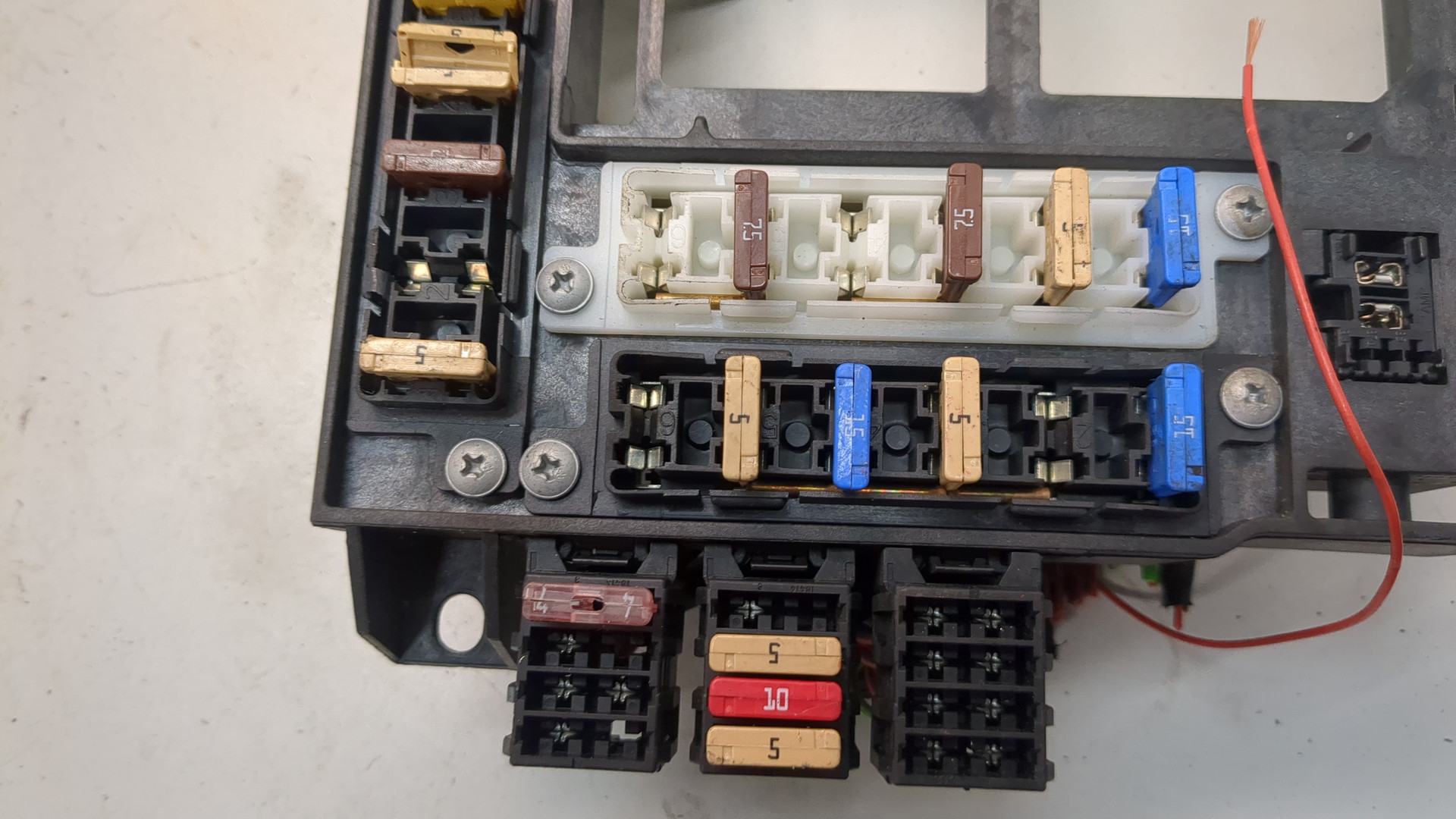 Блок предохранителей