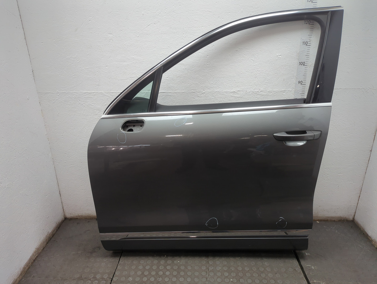 Дверь передняя левая