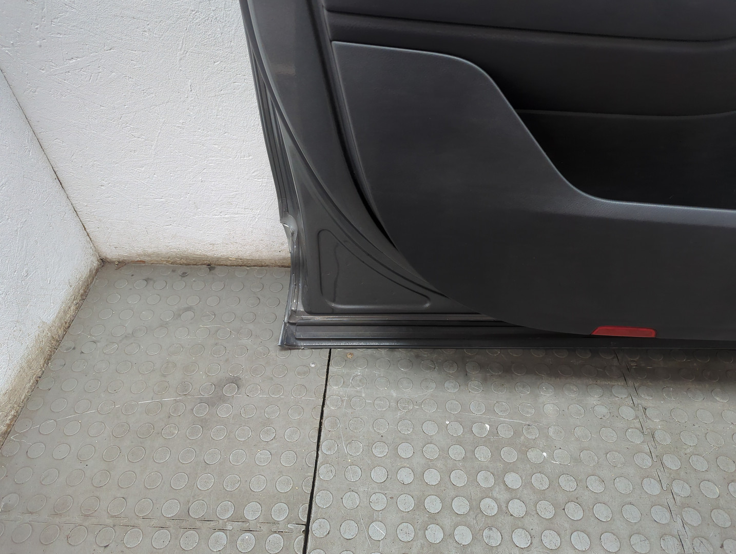 Дверь передняя левая