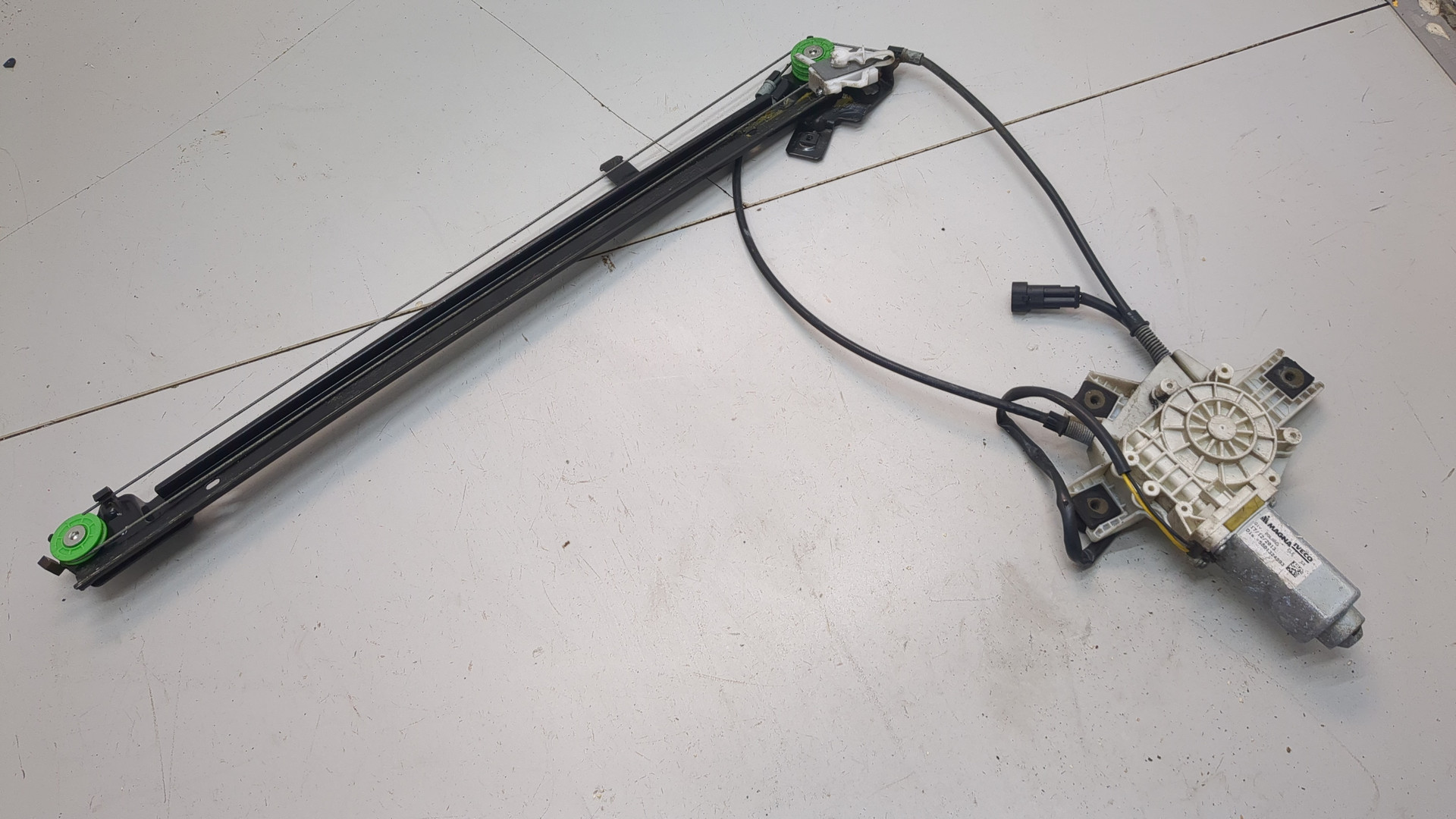 Стеклоподъемник электр. передний левый