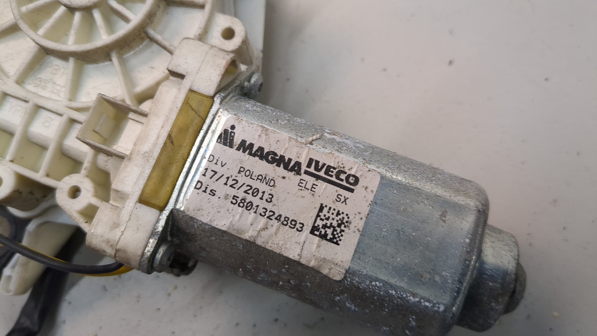 Стеклоподъемник электр. передний левый