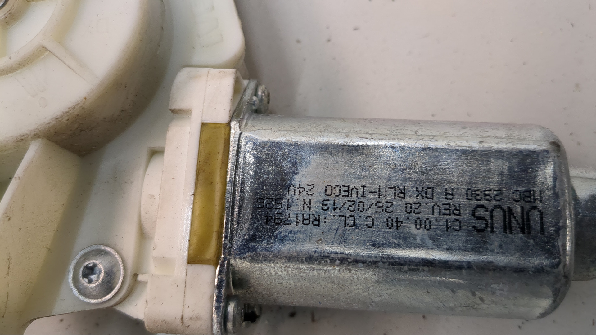 Стеклоподъемник электр. передний правый