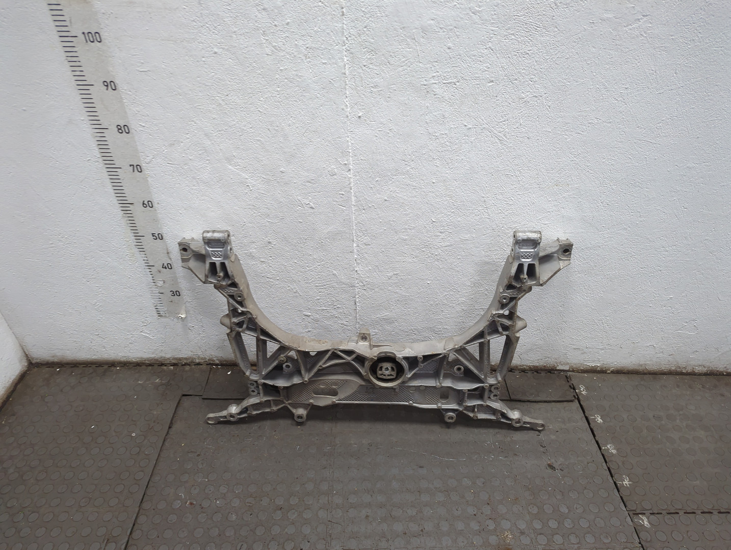 Балка подмоторная