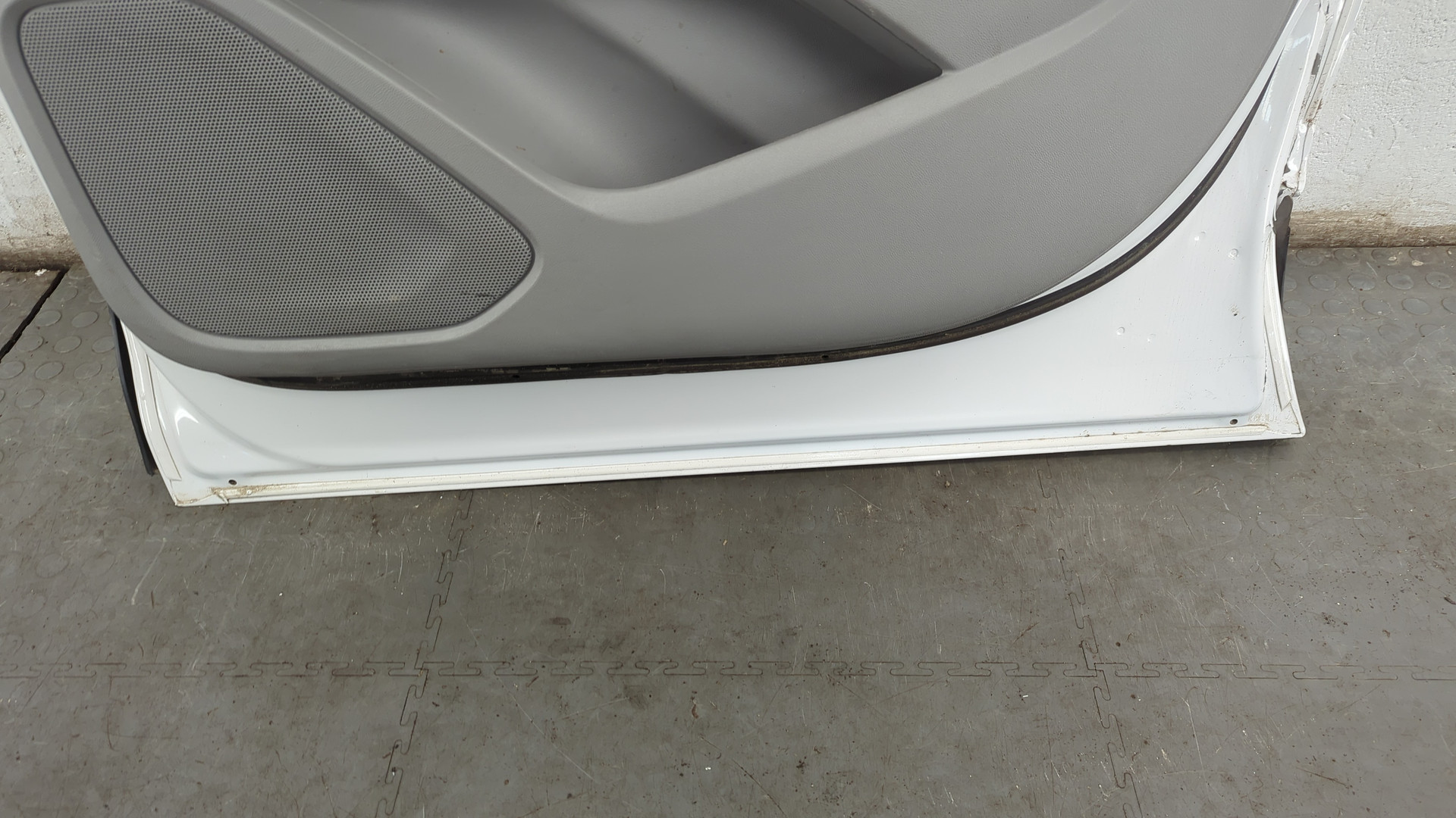 Дверь передняя правая