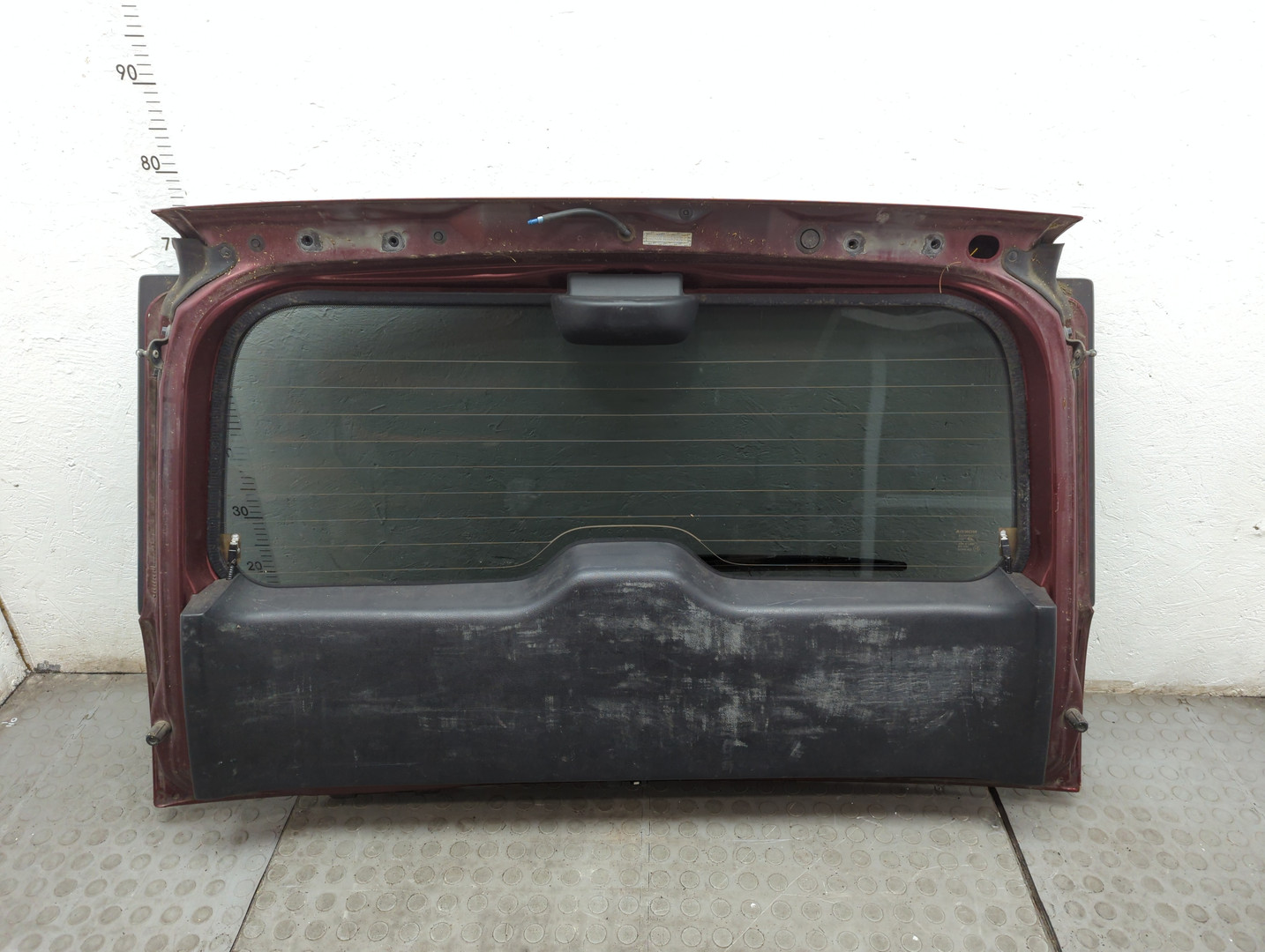 Дверь багажника