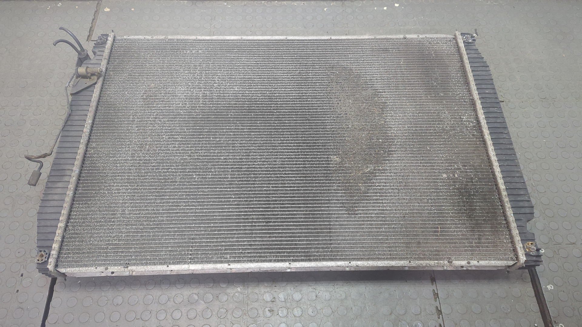 Радиатор охлаждения двигателя основной