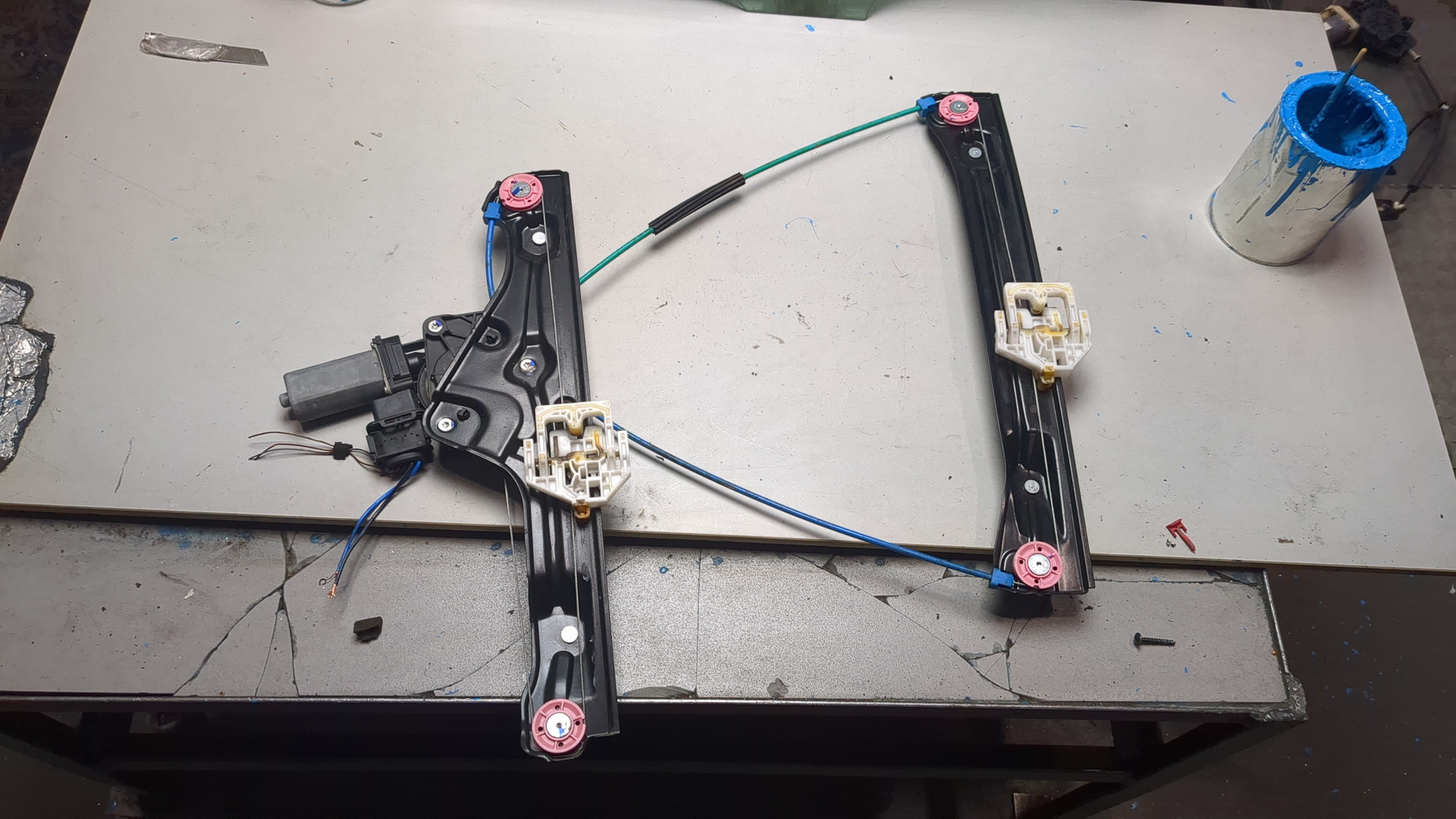 Стеклоподъемник электр. передний левый