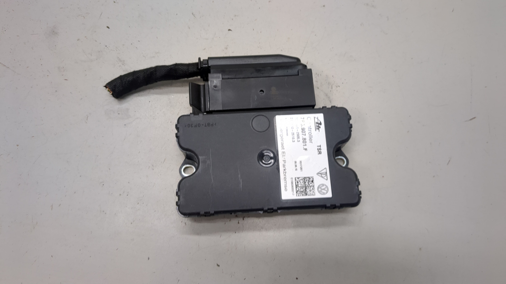 Блок управления парковочным тормозом