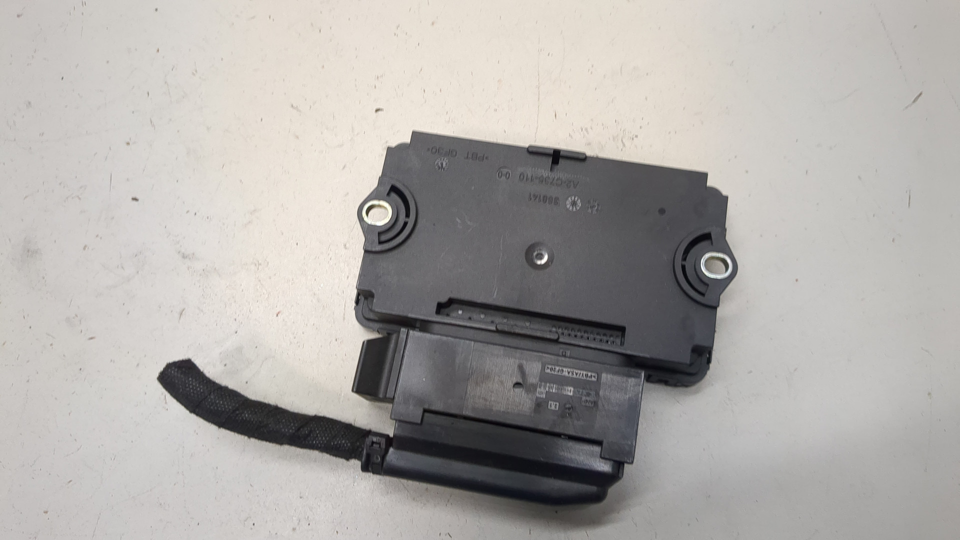 Блок управления парковочным тормозом