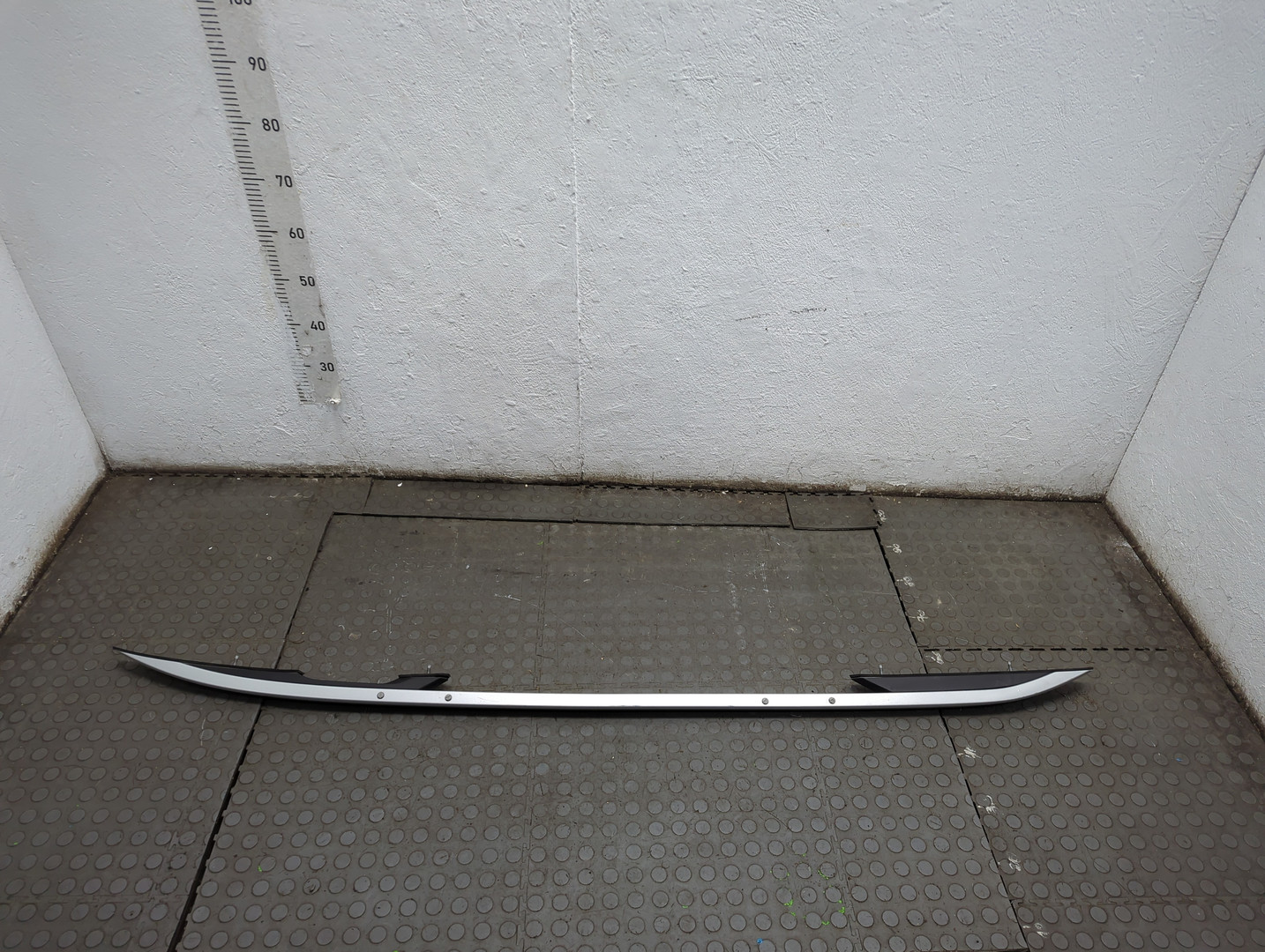 Рейлинг (релинг) левый (планка на крышу)