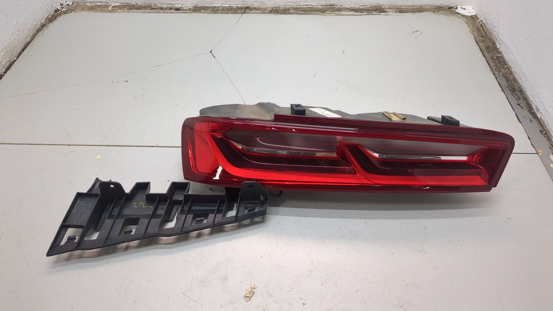 Фонарь задний левый