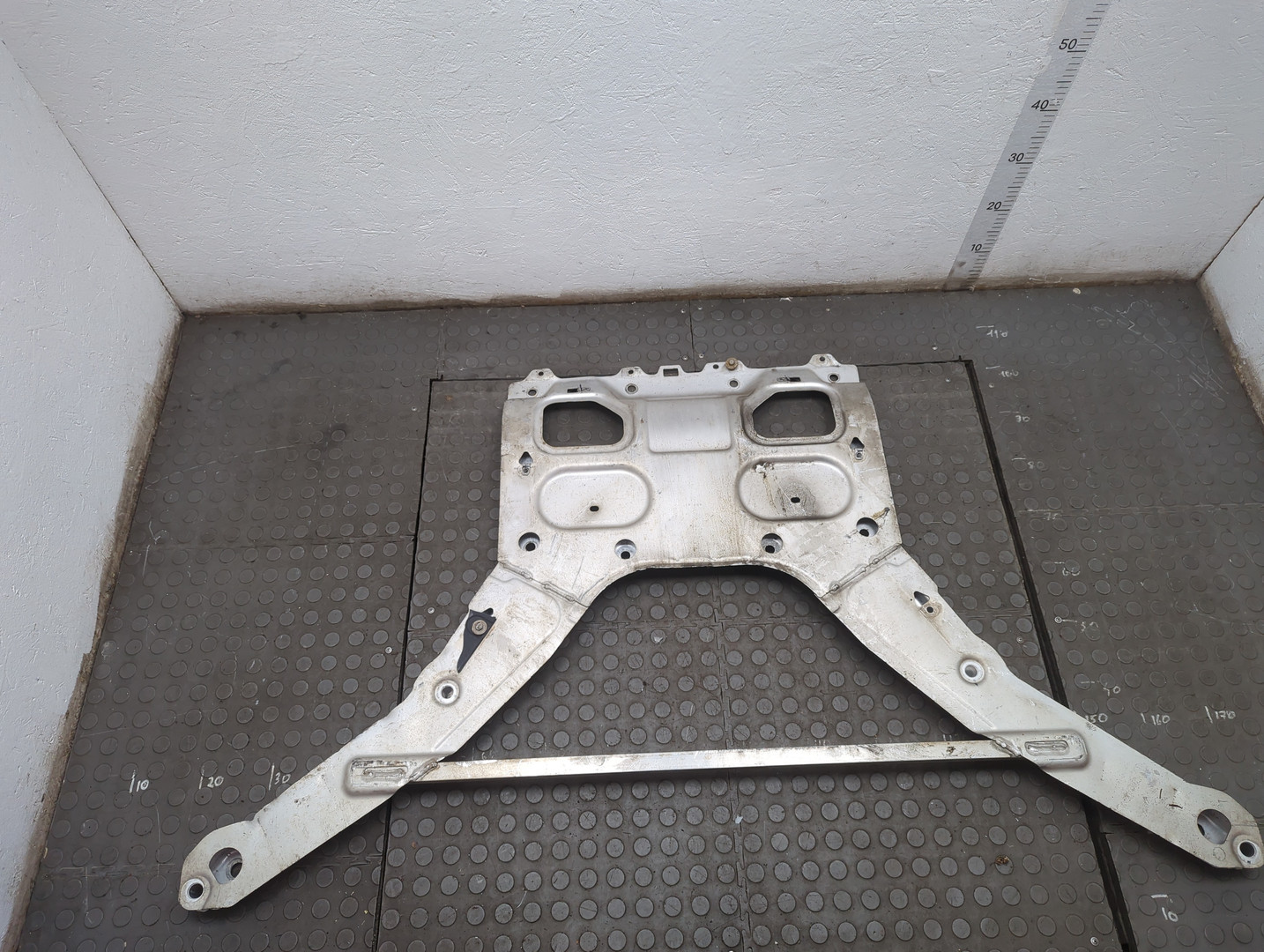 Балка подмоторная