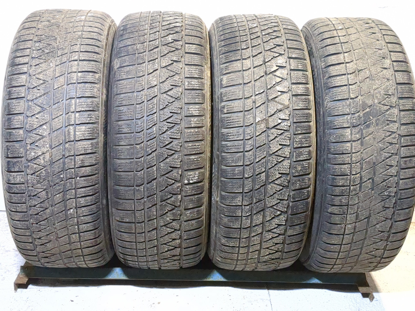 Шины комплект (4 шт.)