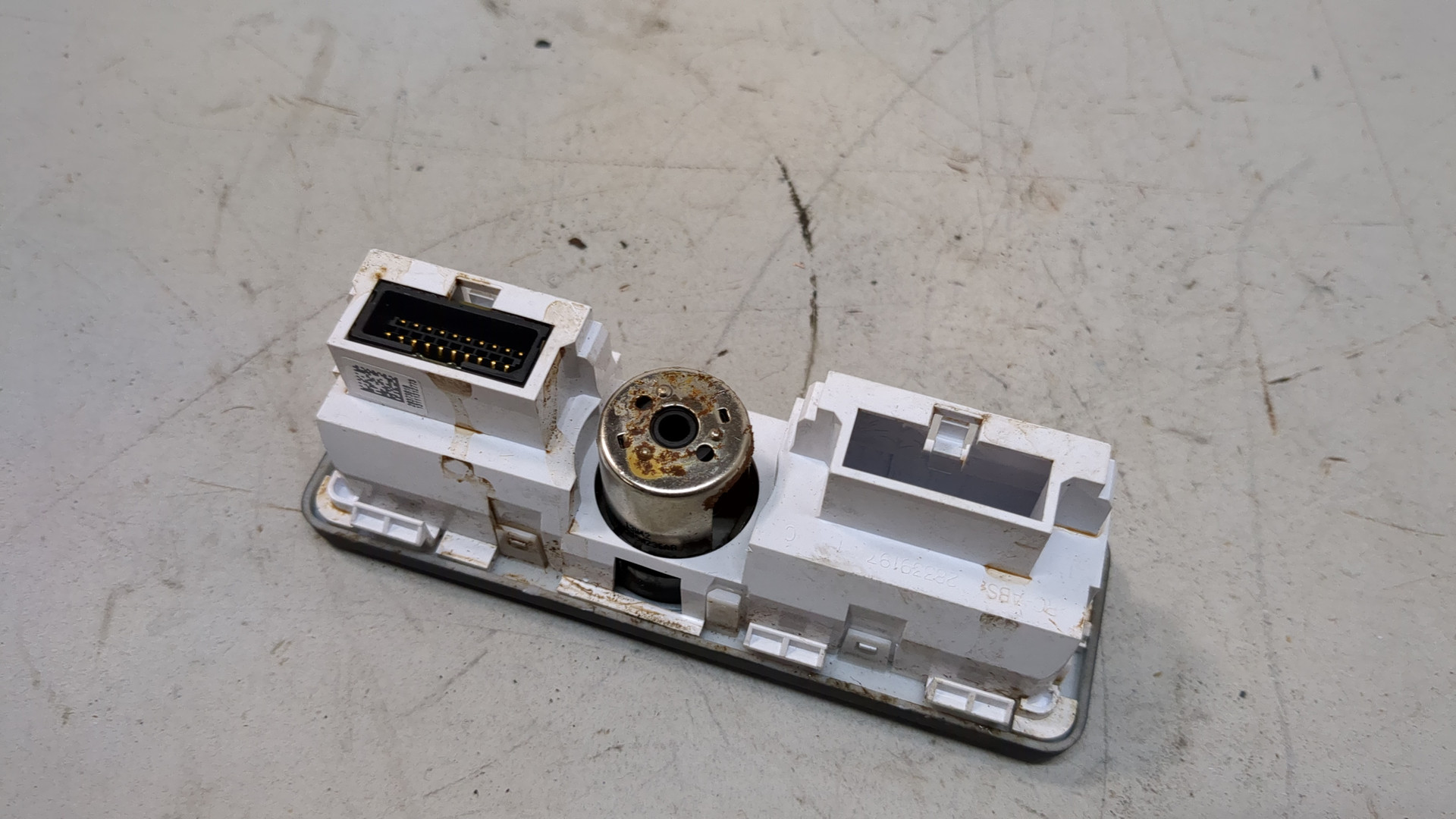 Гнездо AUX / USB IN