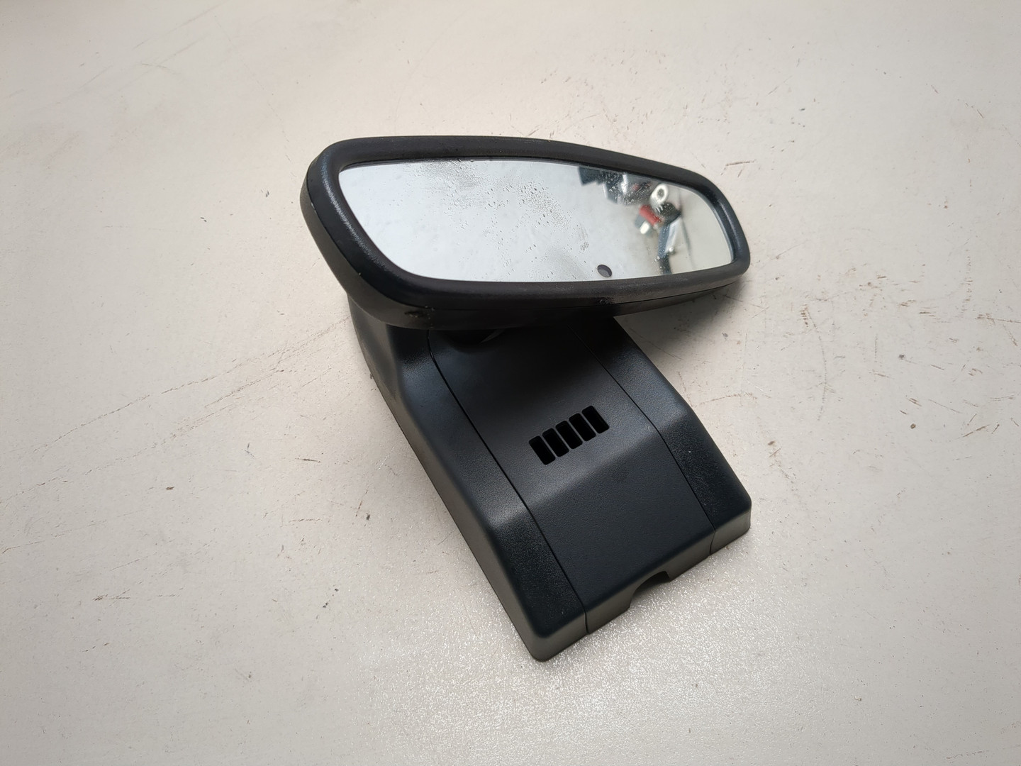 Зеркало заднего вида