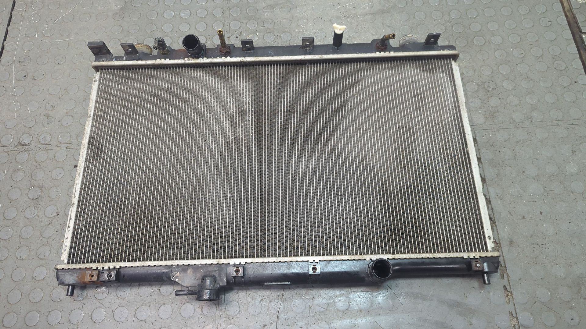 Радиатор охлаждения двигателя основной