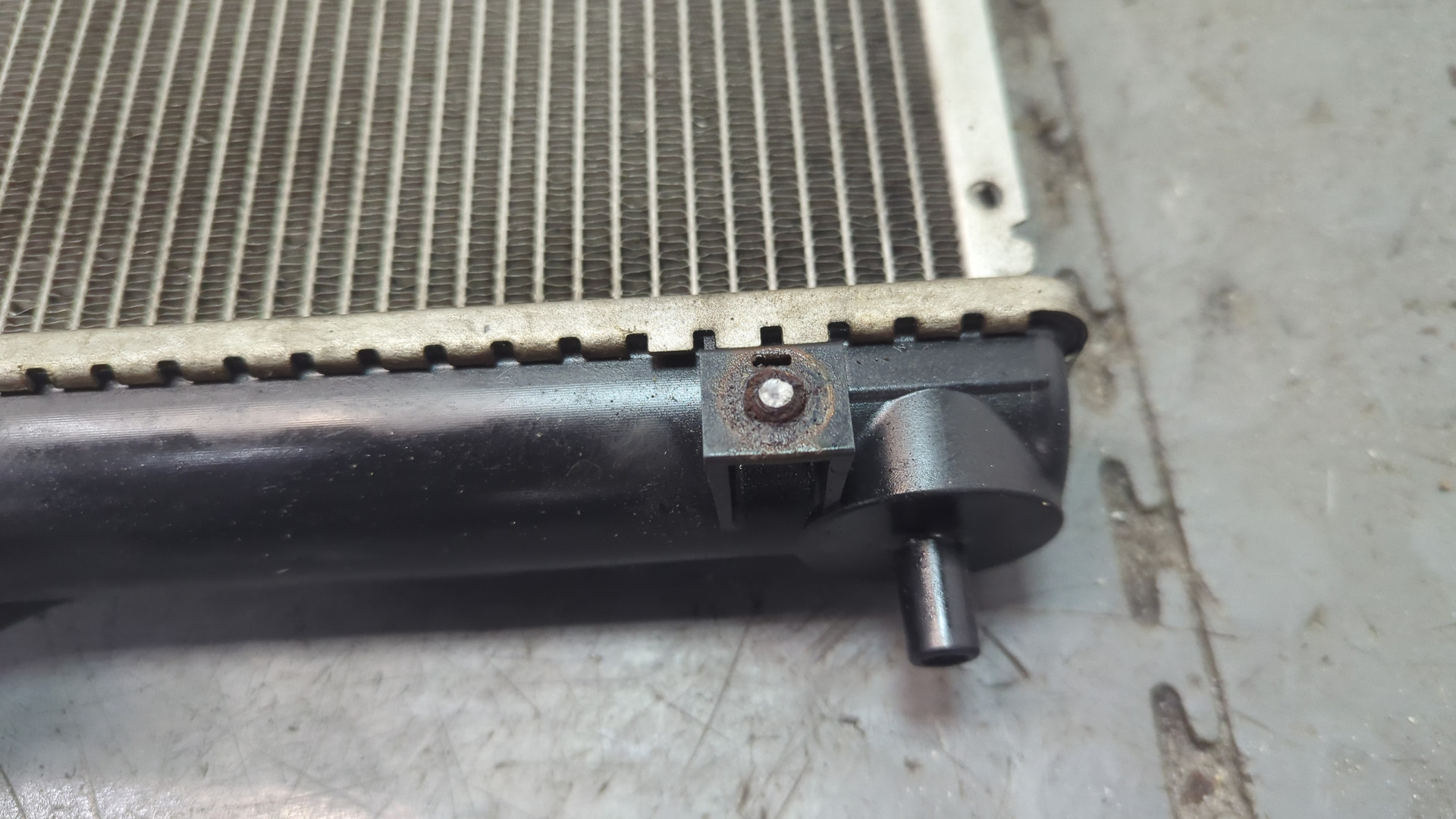 Радиатор охлаждения двигателя основной