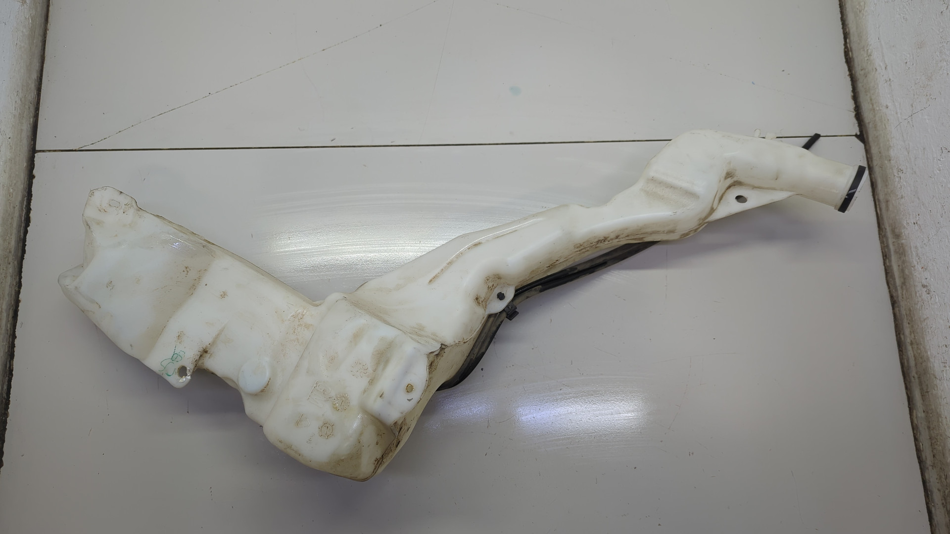 Бачок омывателя лобового стекла