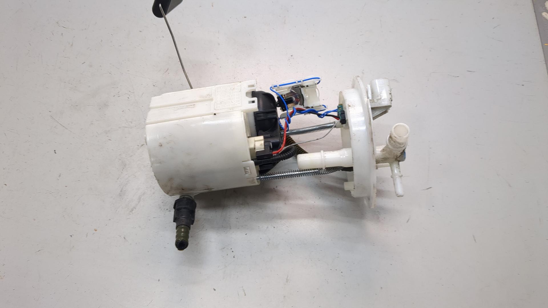 Насос топливный электрический