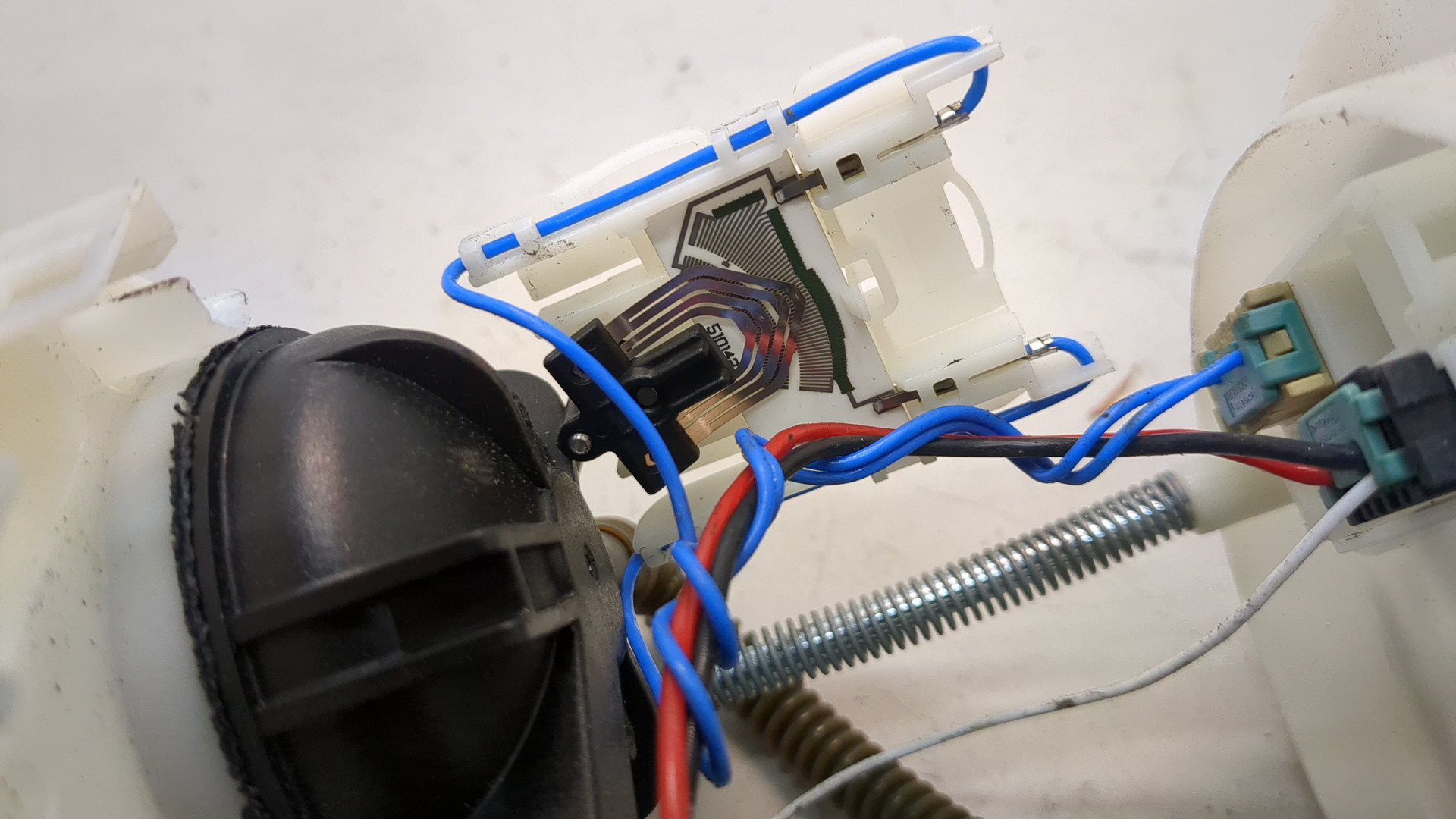 Насос топливный электрический