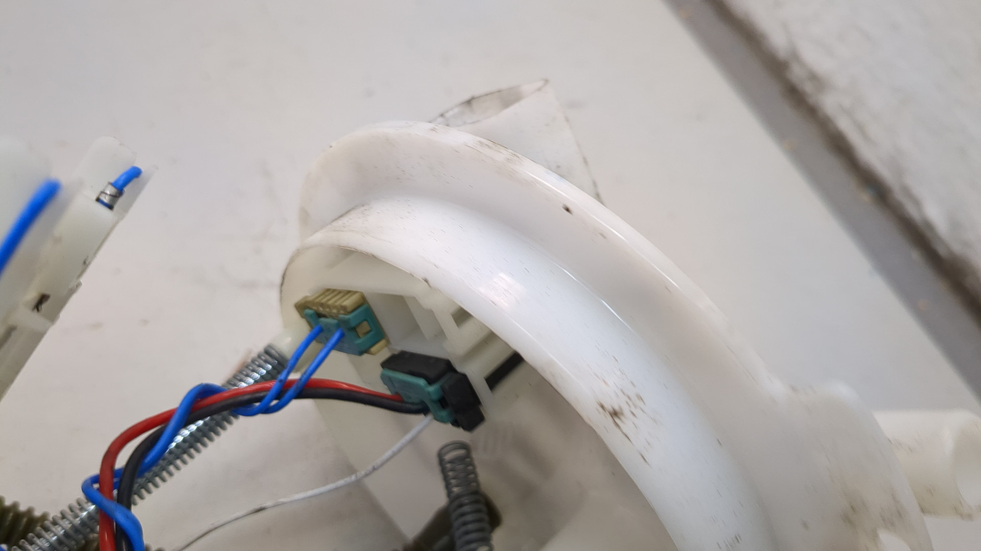 Насос топливный электрический