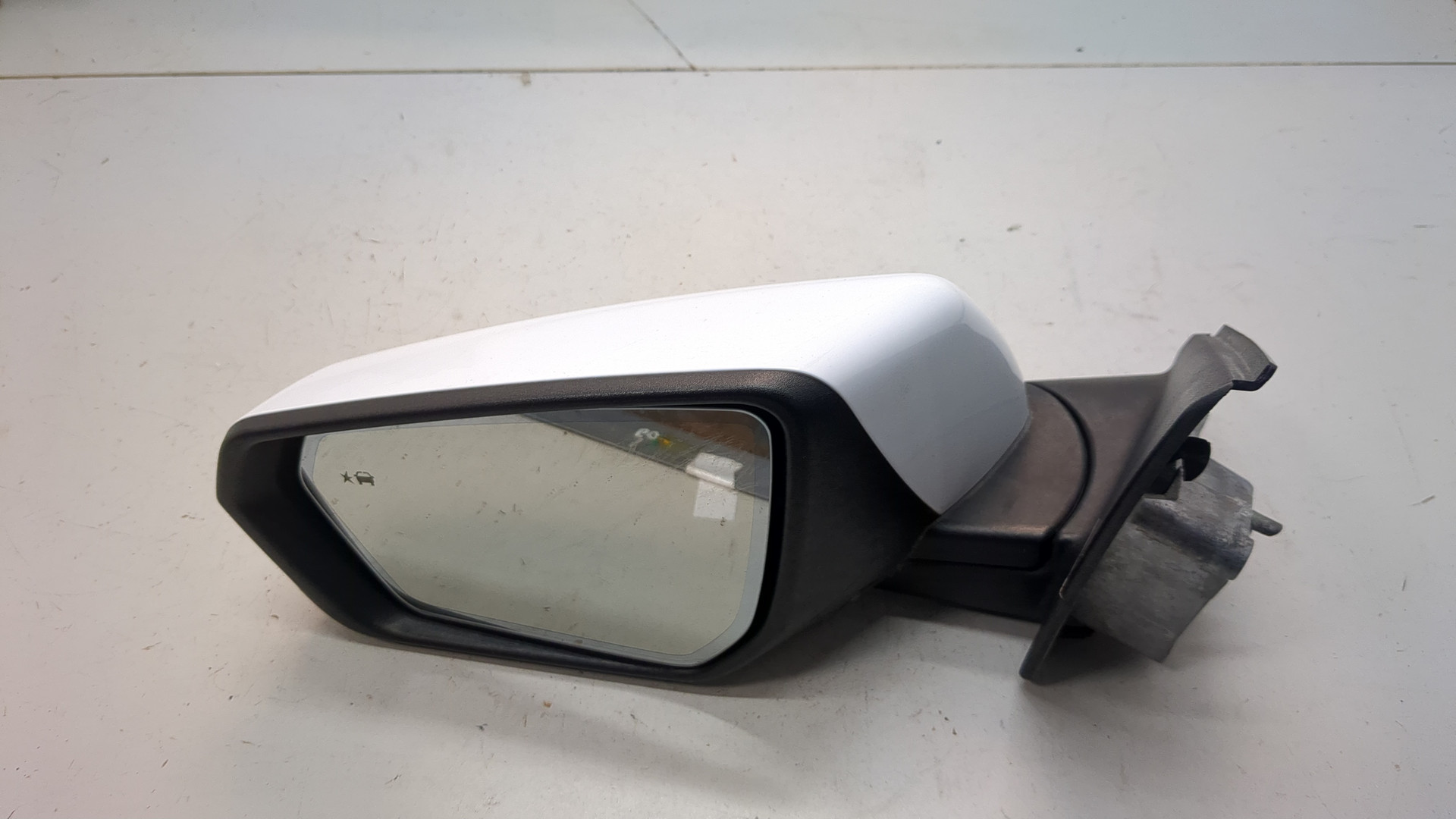 Зеркало левое электрическое