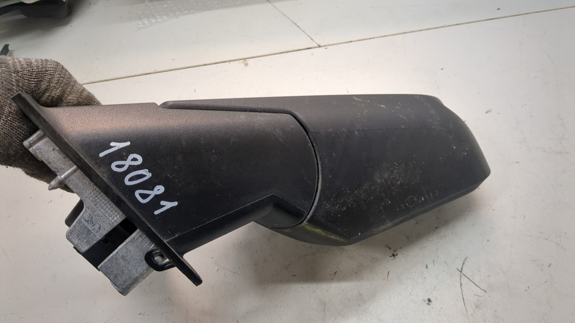 Зеркало левое электрическое