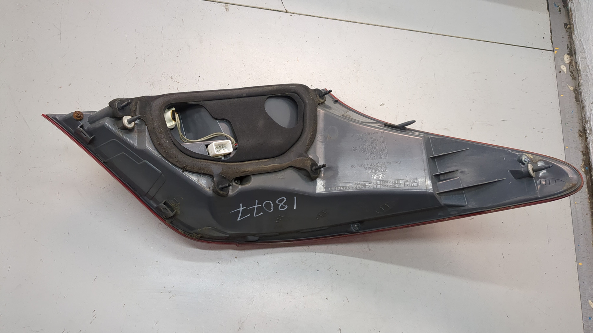 Фонарь задний правый