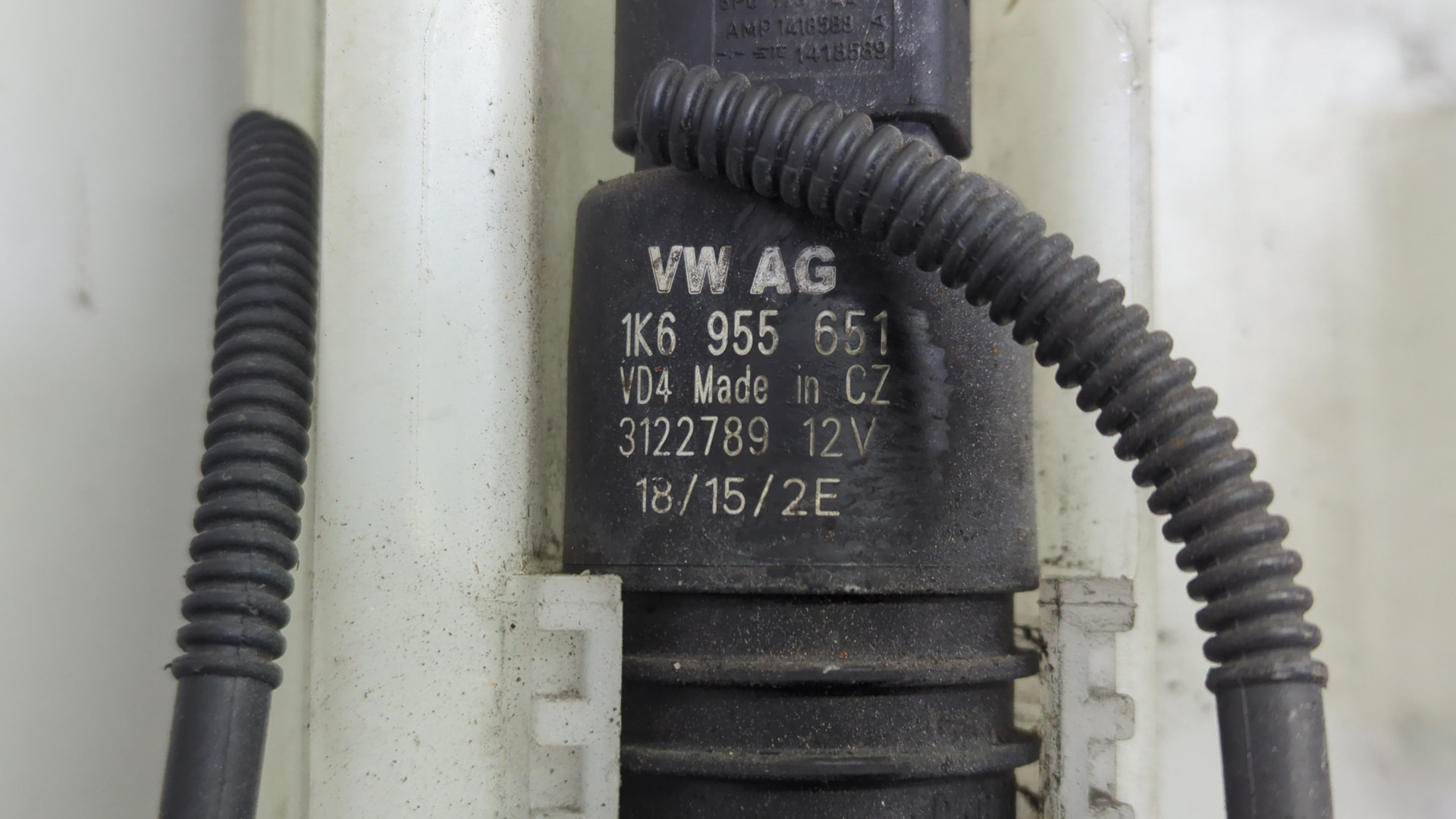 Бачок омывателя лобового стекла