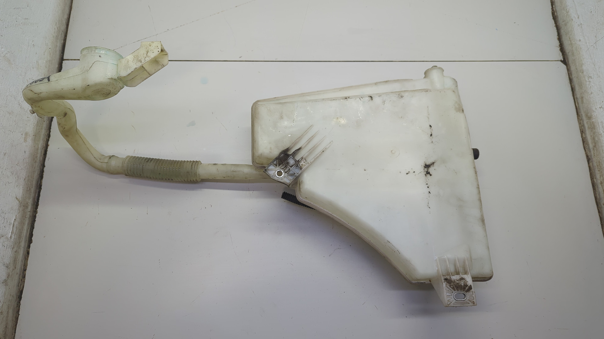 Бачок омывателя лобового стекла