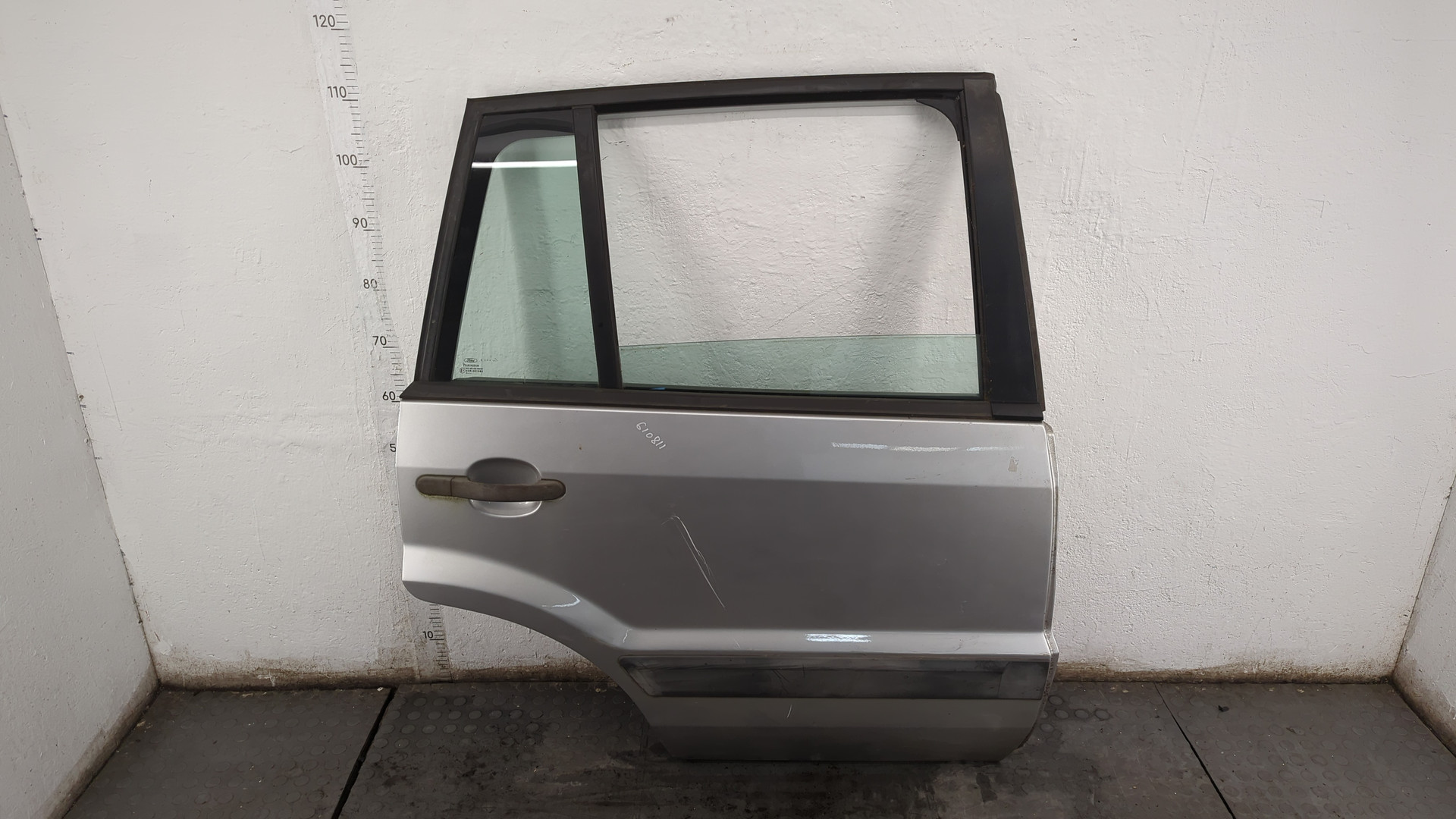 Дверь задняя правая