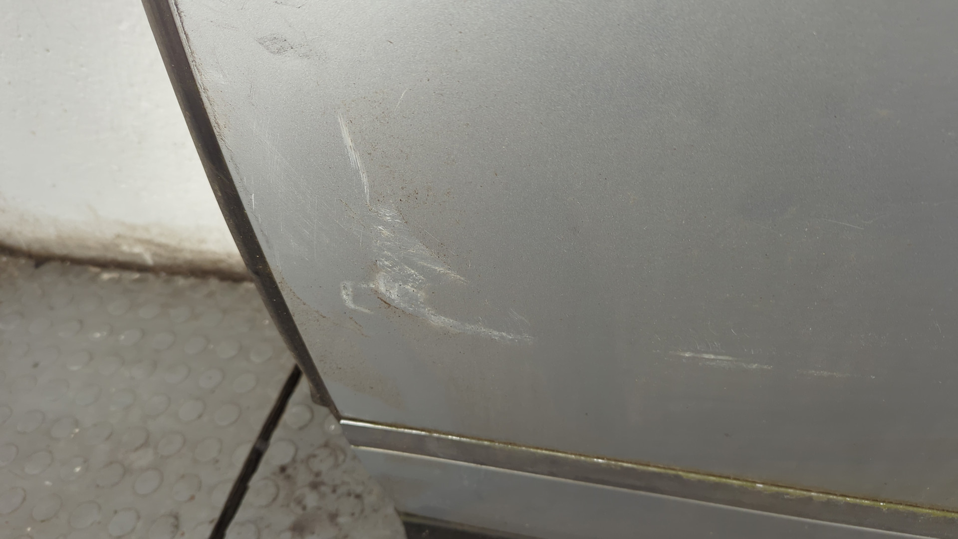 Дверь задняя левая