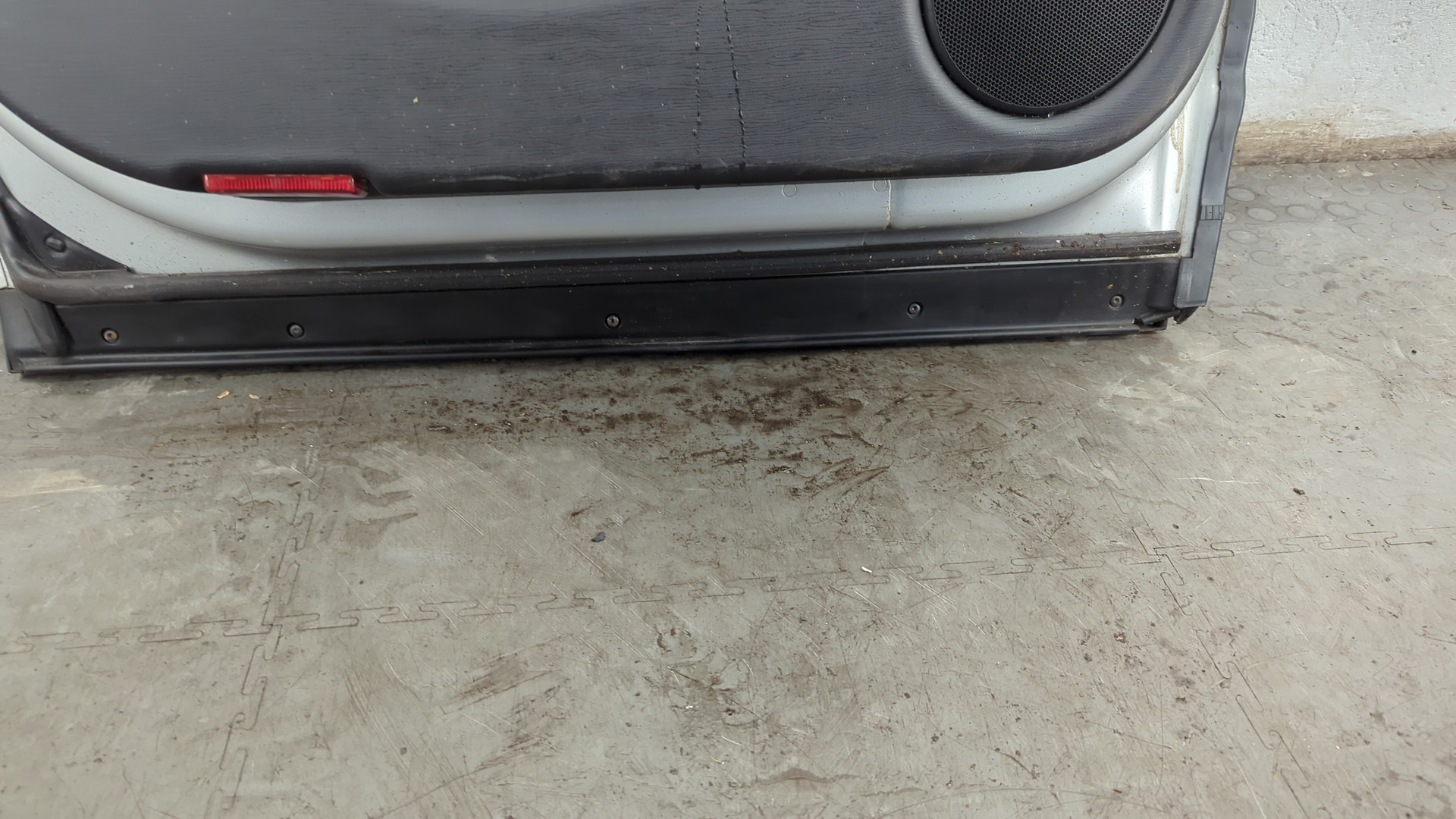 Дверь задняя левая