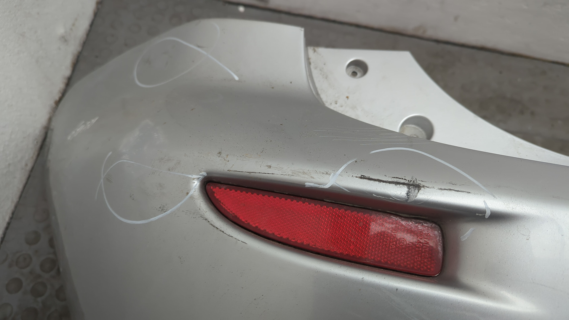 Бампер задний