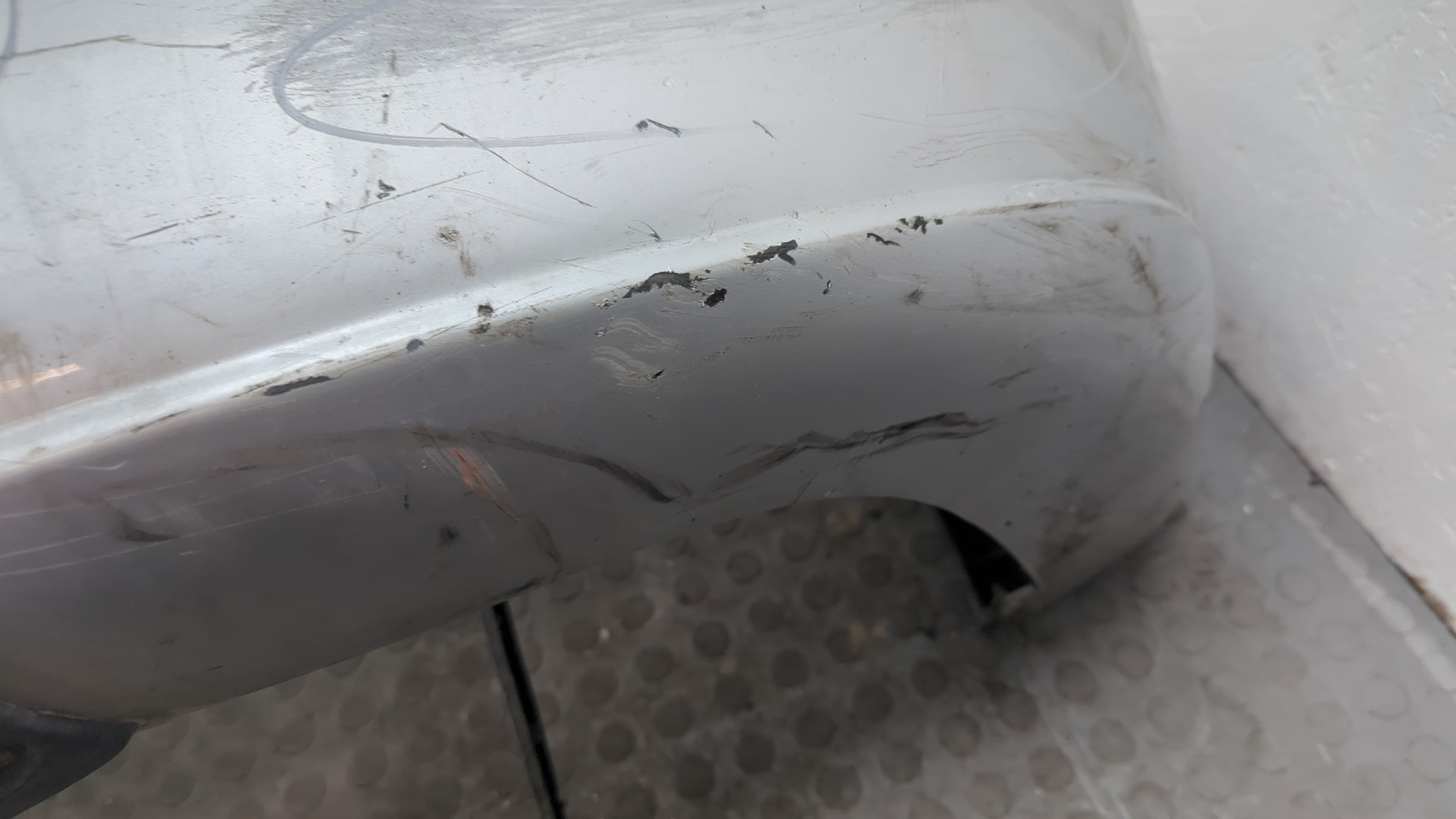 Бампер задний