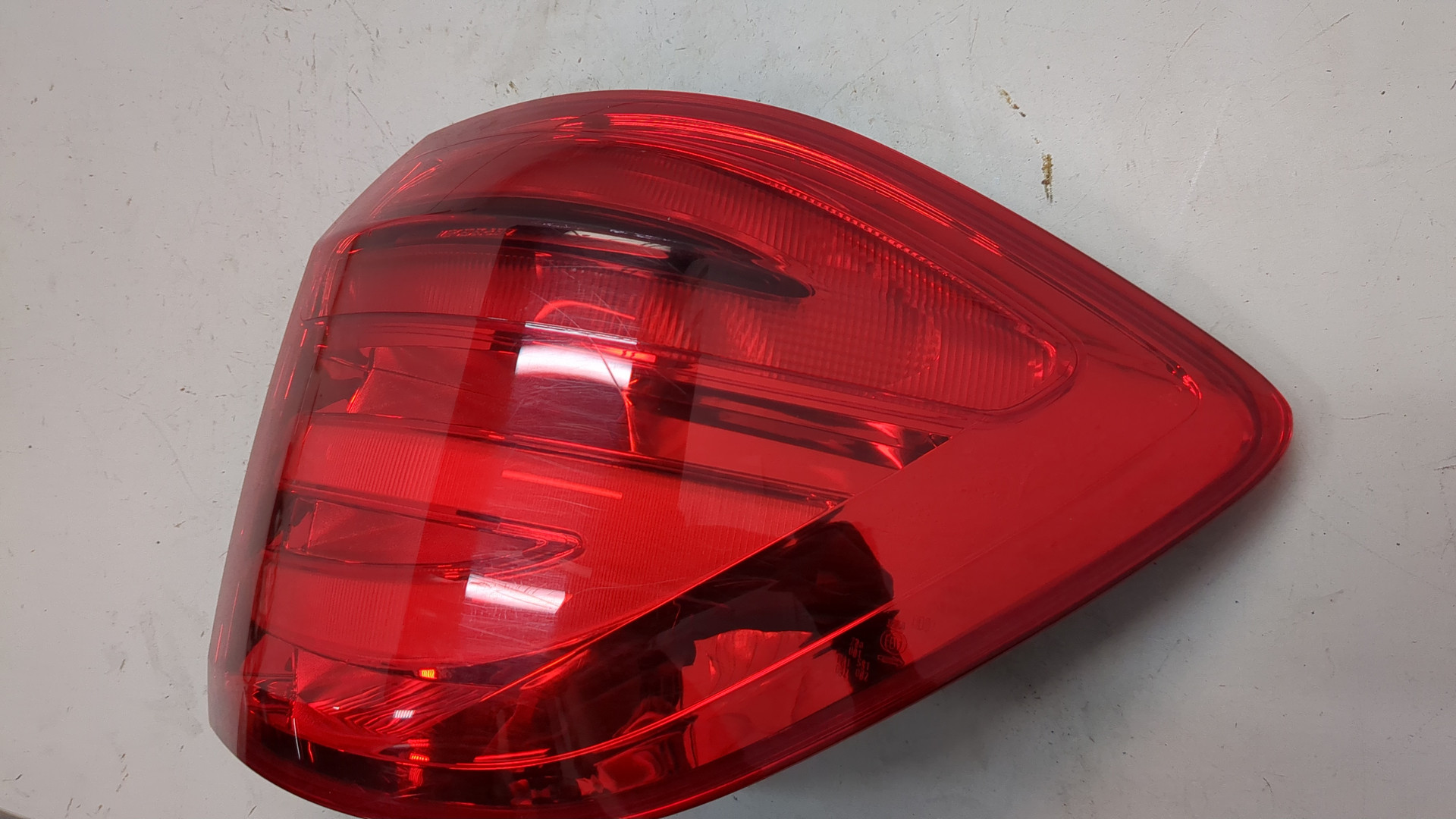 Фонарь задний правый