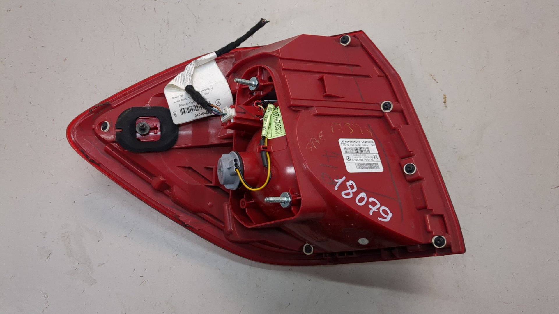 Фонарь задний правый