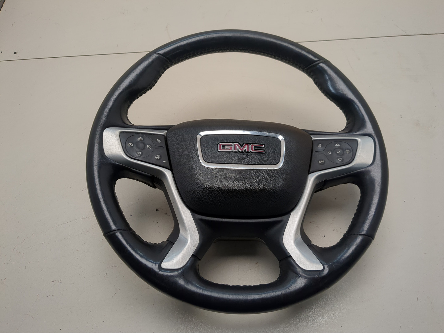 Рулевое колесо (руль)