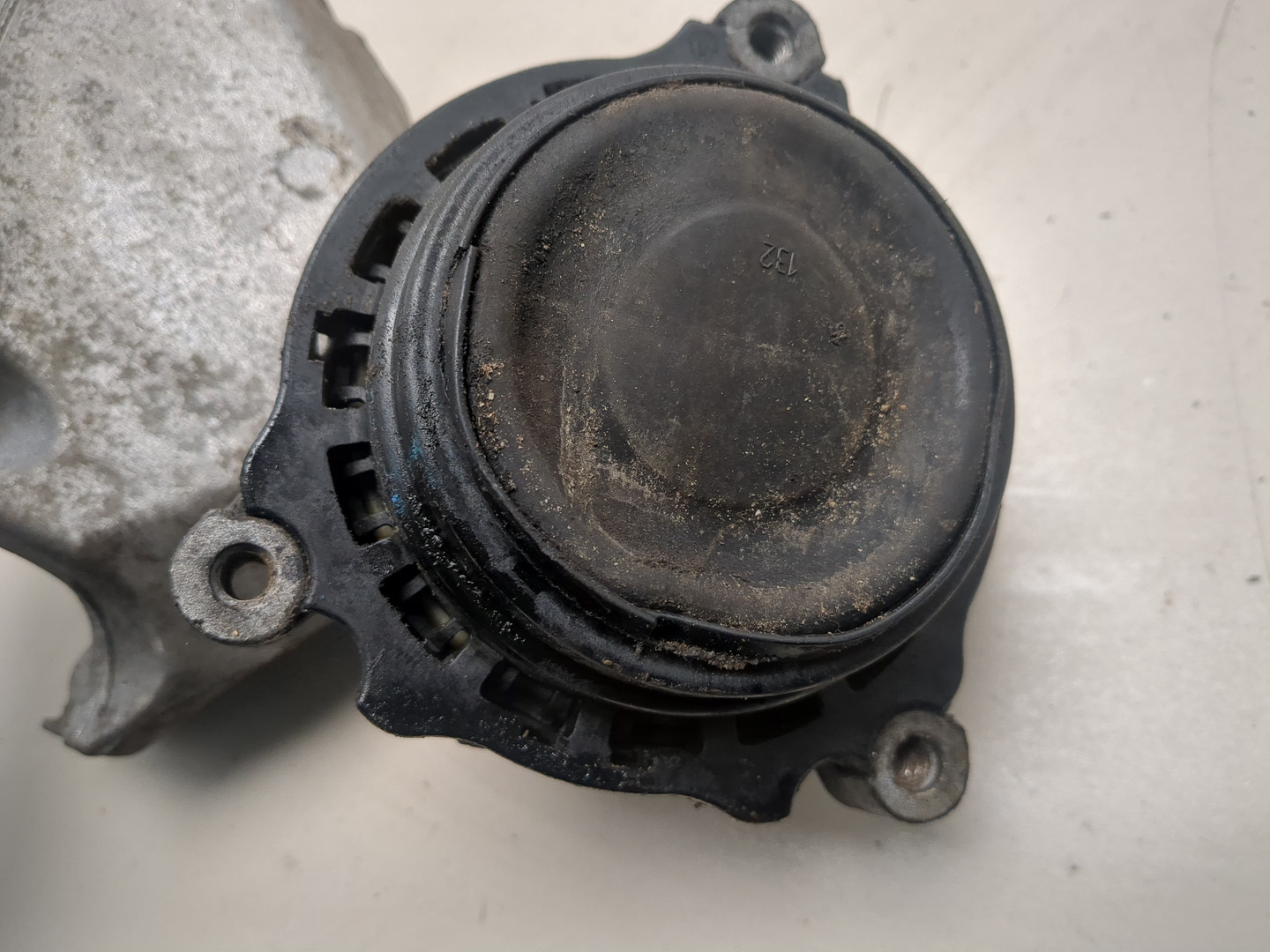 Опора двигателя