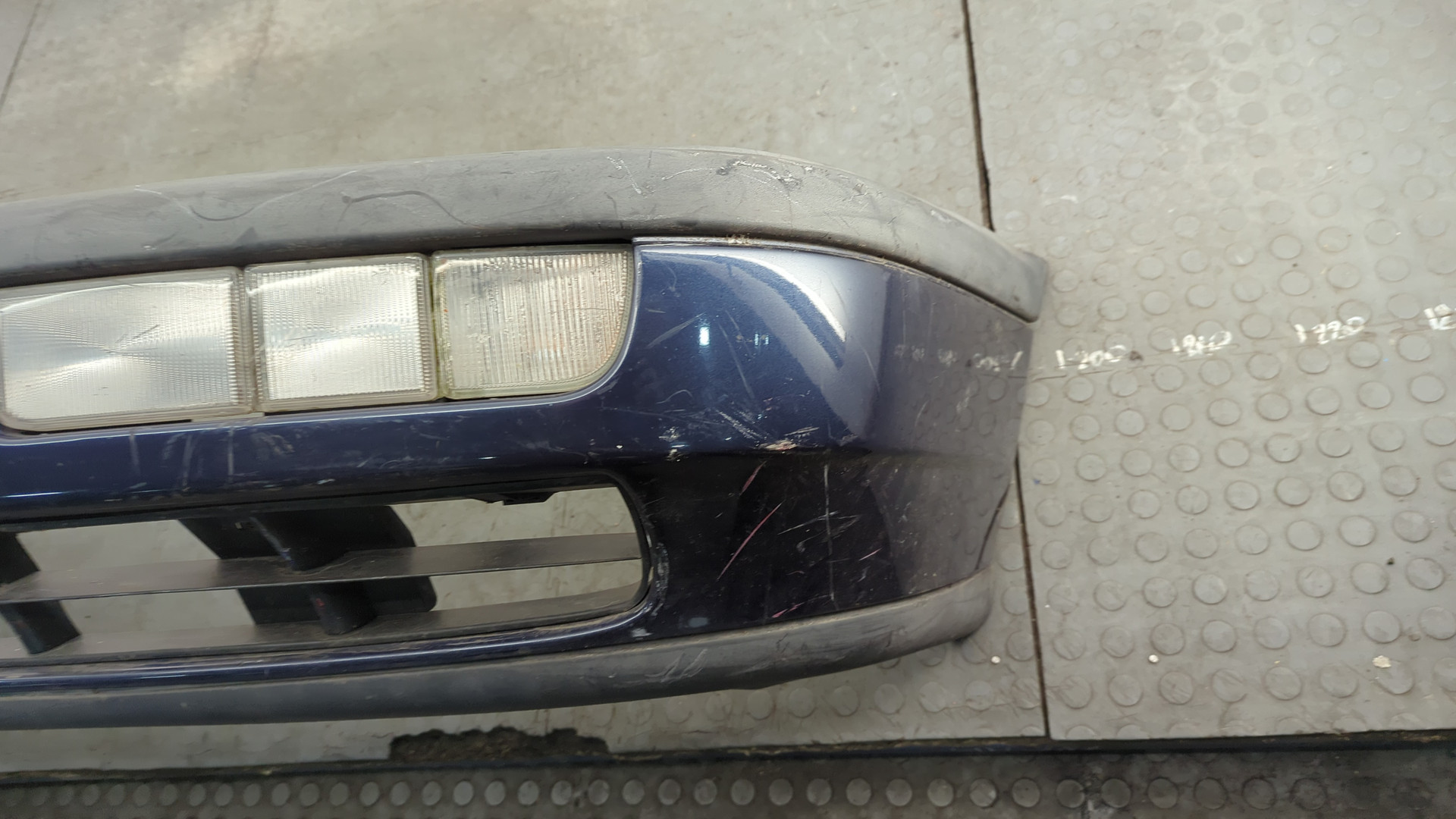 Бампер передний