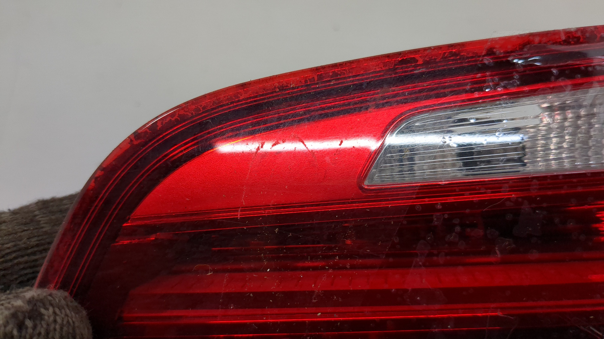 Фонарь задний внутренний правый