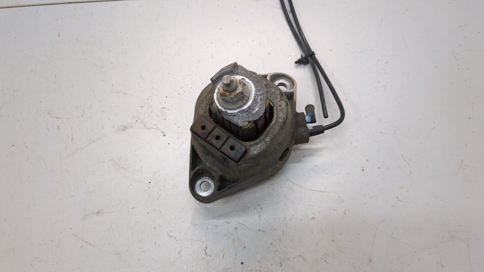 Опора двигателя