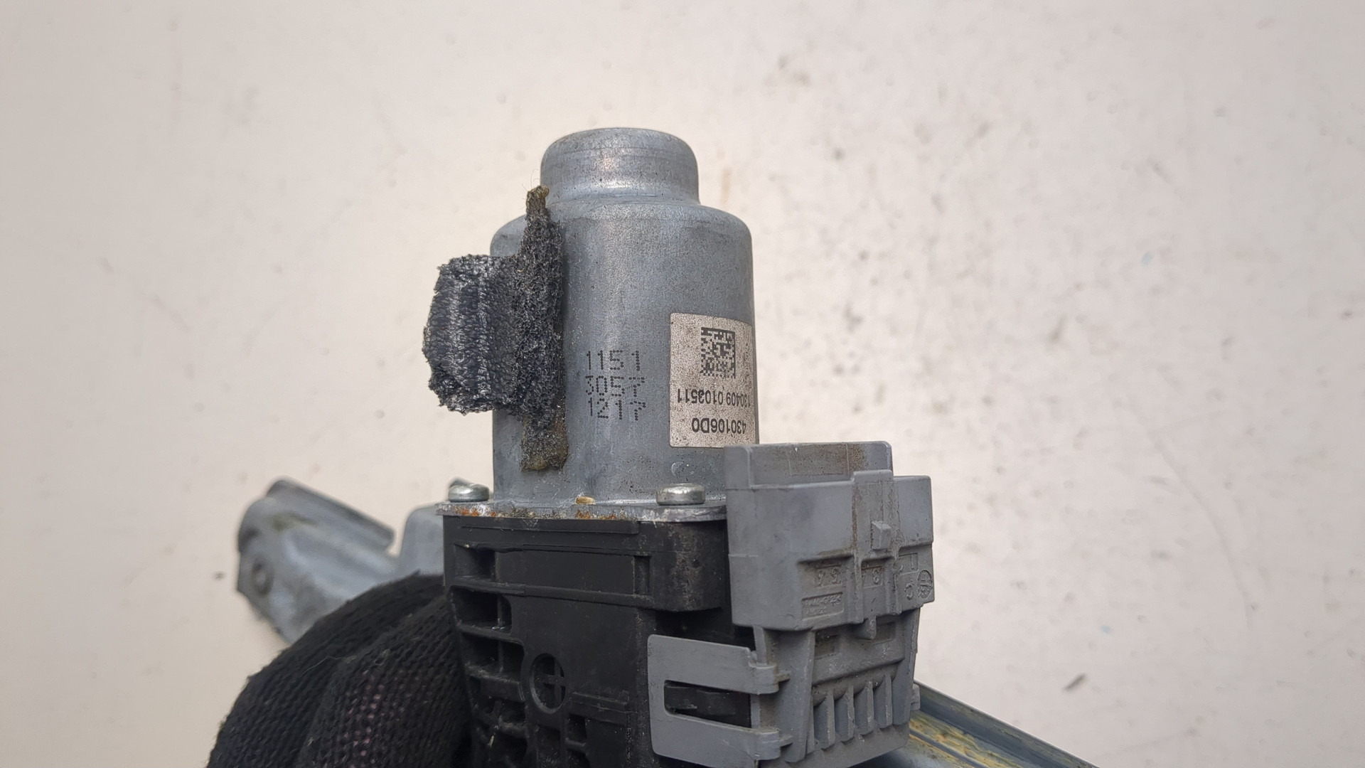 Стеклоподъемник электр. задний левый